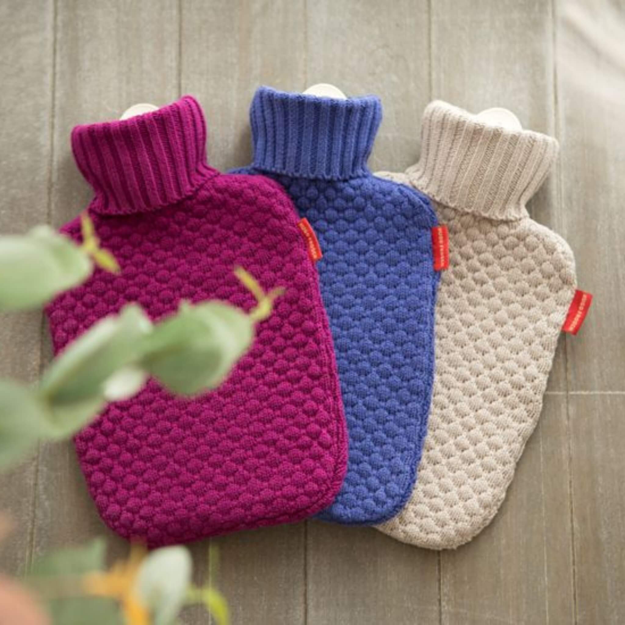 1.8L Eco-Friendly Plant-Based Hot Water Bottle with Organic Cotton Raspberry Knit Cover - Rubberless, Chemical-Free for Pain Relief, Warmth & Comfort - Perfect for Cold Nights, Period Cramps & Muscle Aches