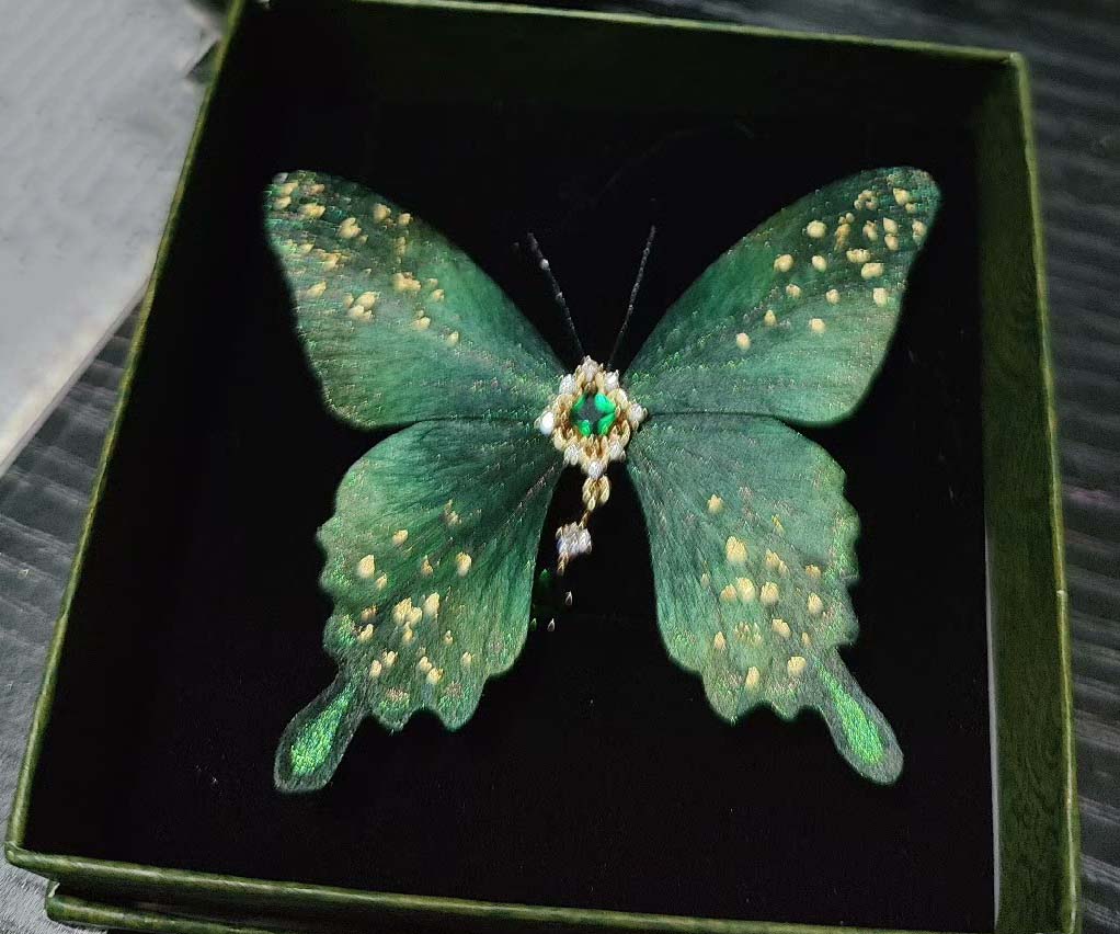 Exquisite Silk Butterfly Brooch - Handcrafted Floral Pin for Women | Elegant Accessory for Weddings, Parties & Special Occasions