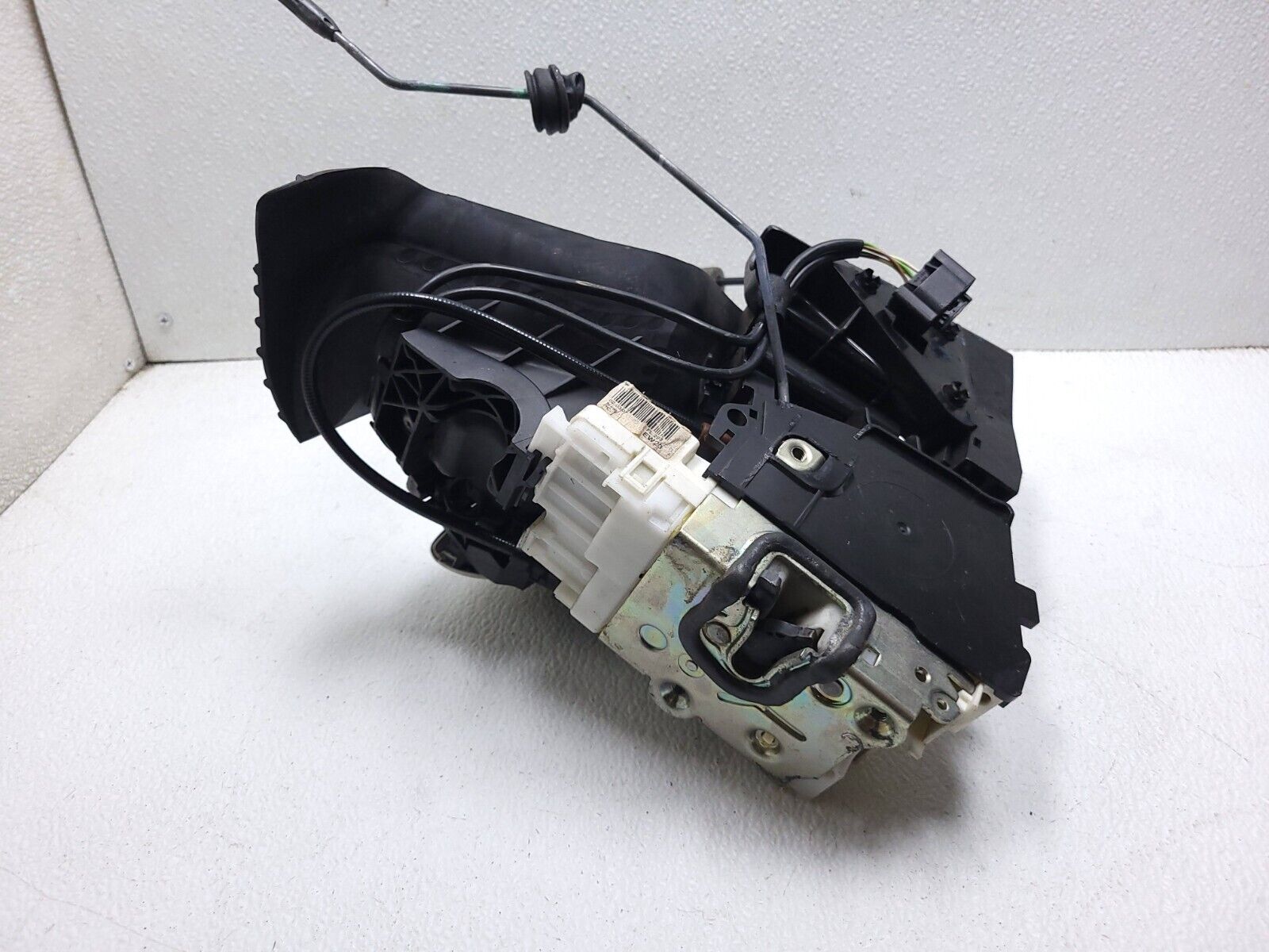 2006-2011 Mercedes ML500 Front Driver Side Door Exterior Handle & Lock Replacement - OEM Quality for Smooth Entry & Exit