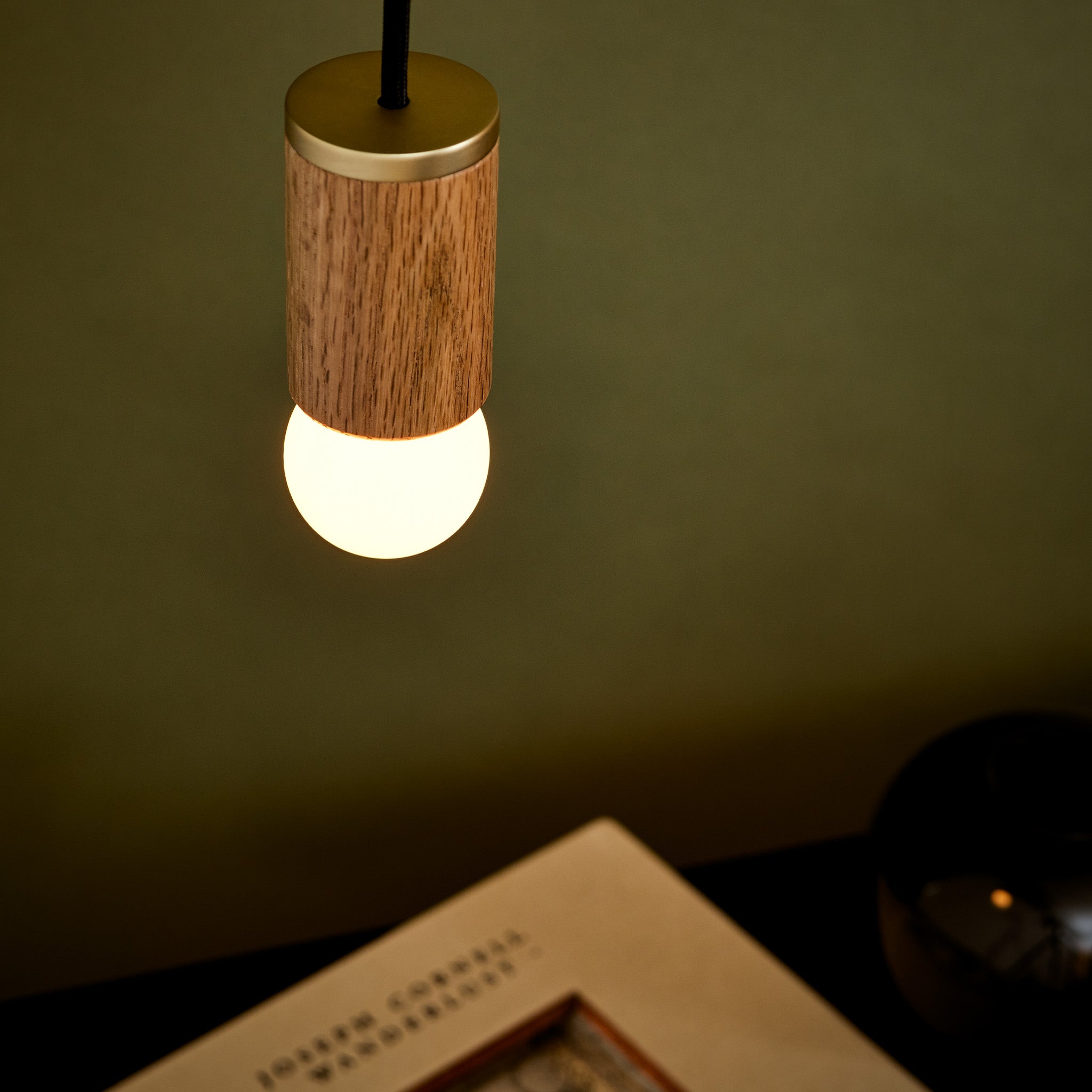 Sphere I E26 Dimmable Warm White LED Bulb - Perfect for Bedroom, Living Room, and Cozy Home Lighting