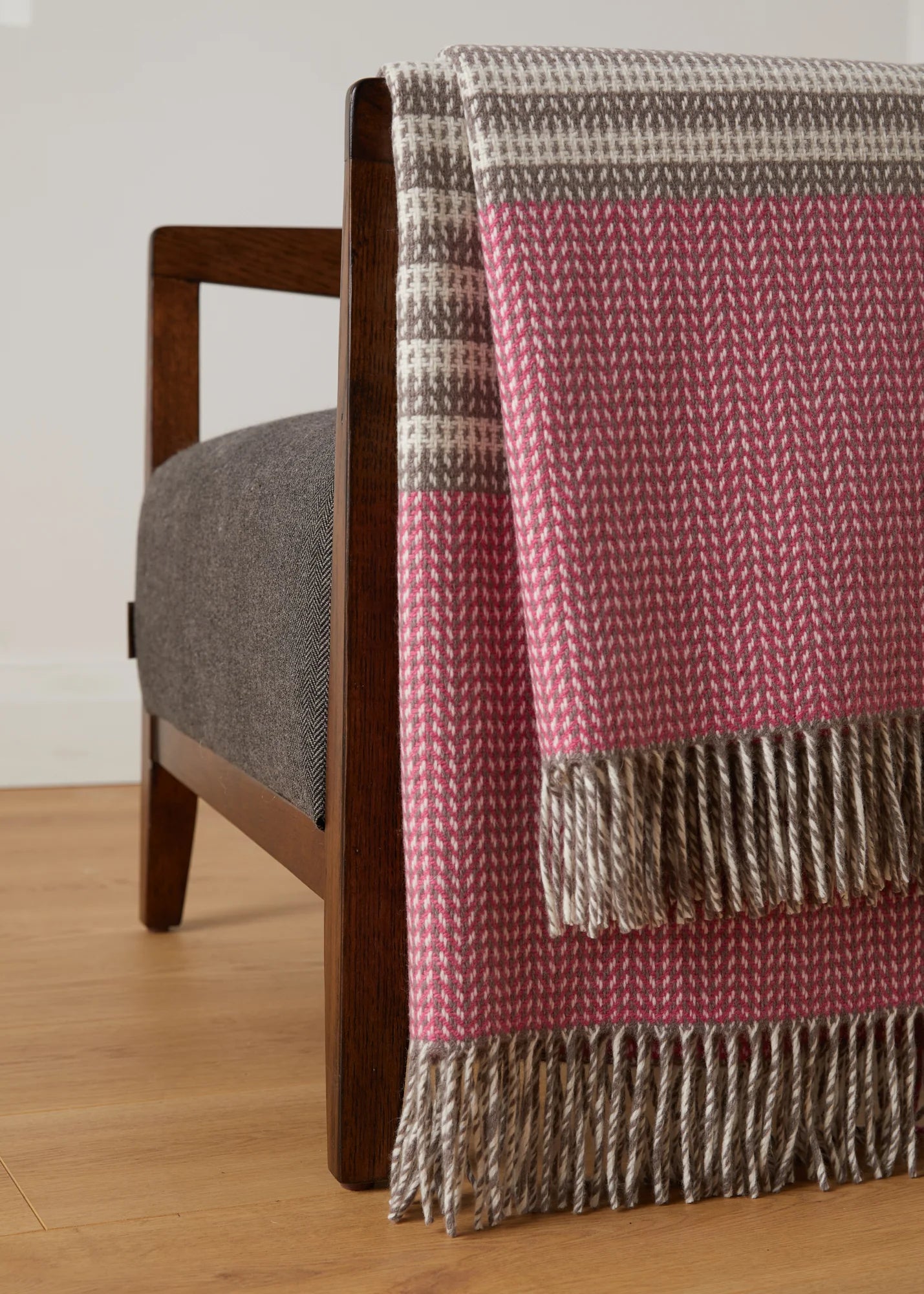 Foxford Ella Cashmere and Lambswool Throw Blanket - Ultra Soft Luxury Wrap for Sofa, Bed & Travel - Perfect for Cozy Evenings, Gifts & Home Decor