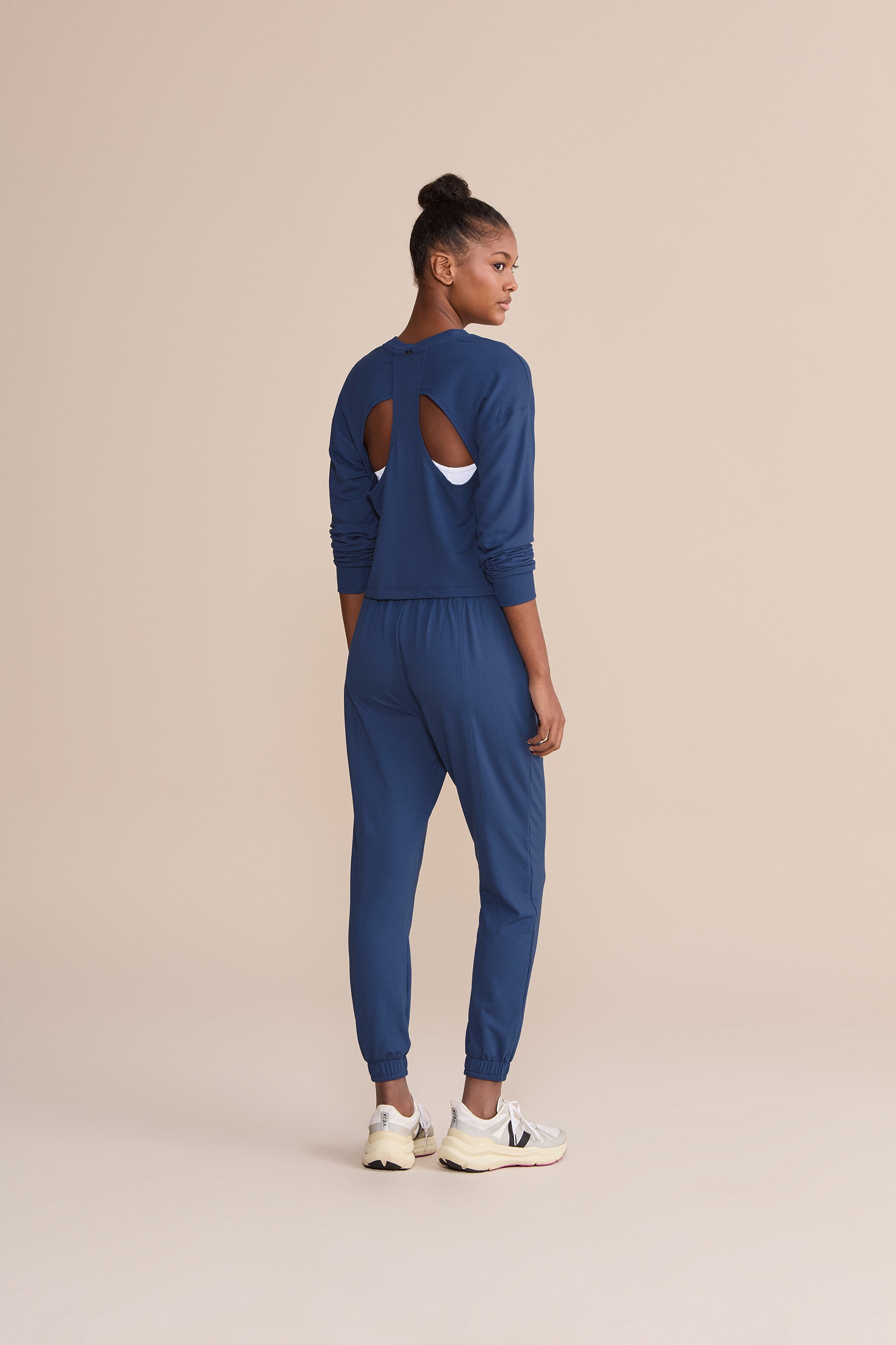 Urban Fleece Cut Out Sweatshirt for Women - Trendy Oversized Pullover with Unique Cutout Design | Perfect for Casual Outfits, Streetwear Fashion & Layering in Fall/Winter