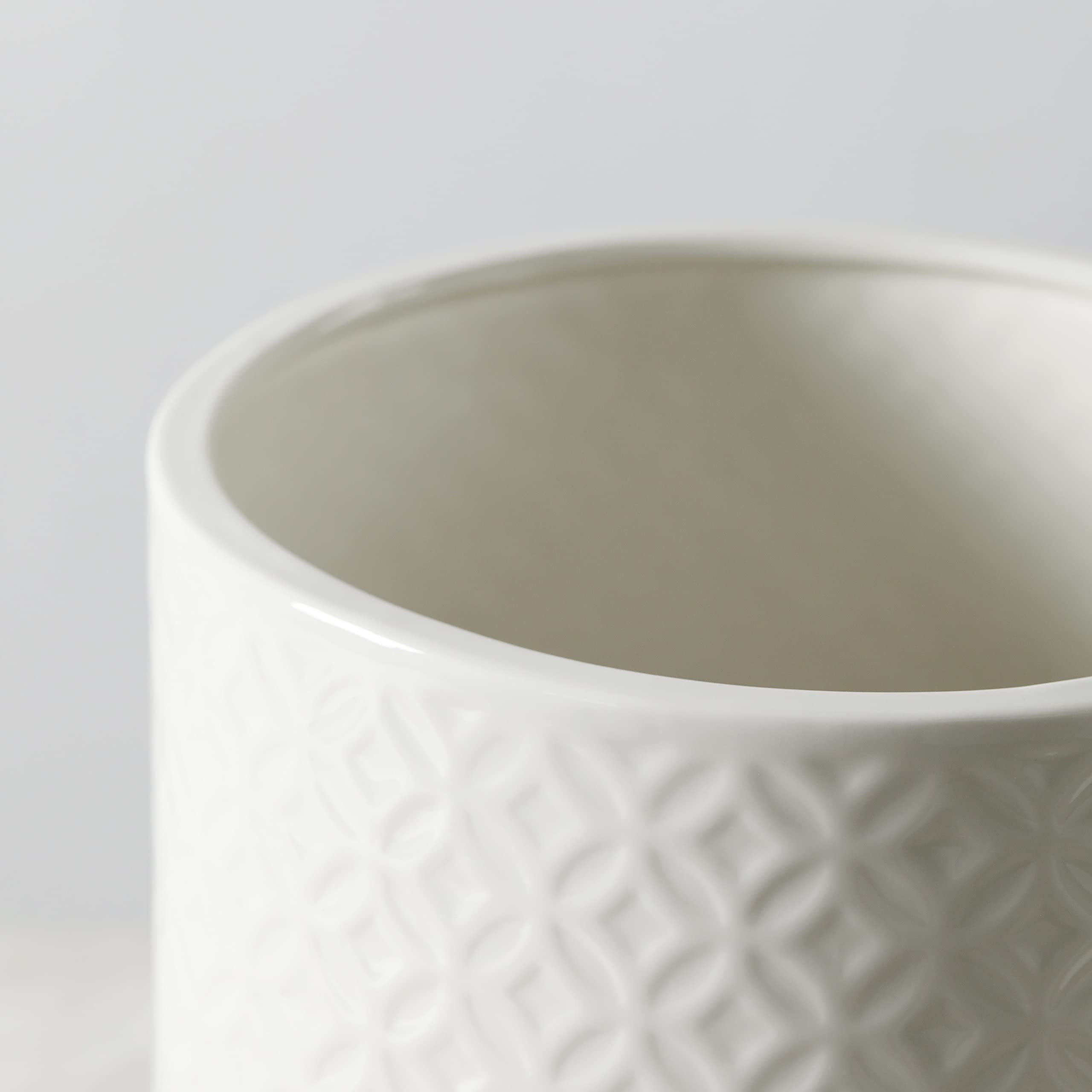 Elegant Ceramic Bathroom Trash Can with Wooden Base - White & Beige Decorative Waste Bin for Bathroom, Bedroom, or Office - Perfect for Home Décor and Organization