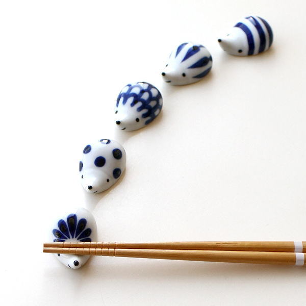 Japanese Hasami Yaki Hedgehog Chopstick Rest Set - 5pcs Handmade Ceramic Tableware for Sushi, Ramen & Asian Dining Decor