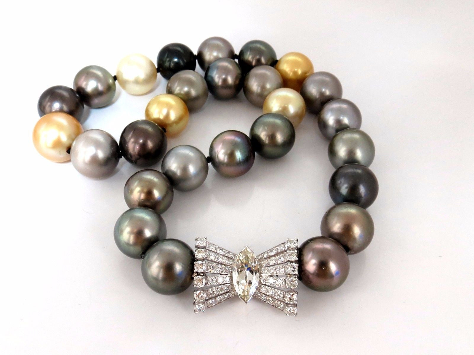 GIA Certified Natural Tahitian Pearl Necklace with 4.00ct Diamonds in 18K Gold - Elegant Jewelry for Weddings, Anniversaries & Special Occasions