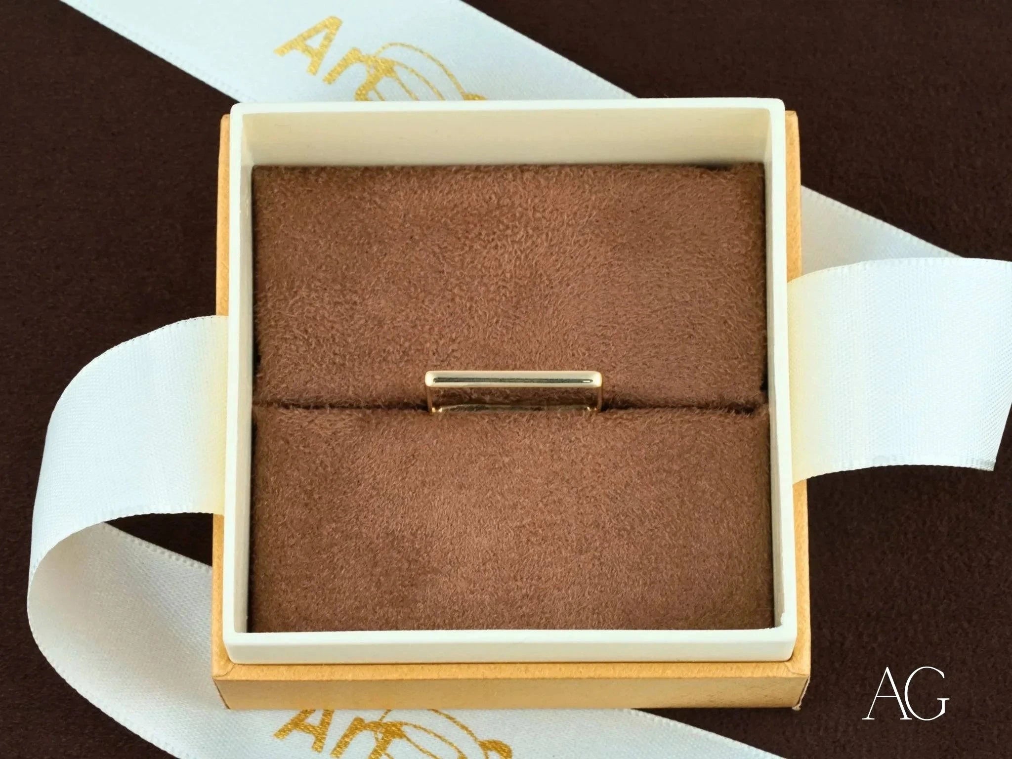 18K Gold Square Ring for Women - Elegant Modern Jewelry for Weddings, Parties & Everyday Wear