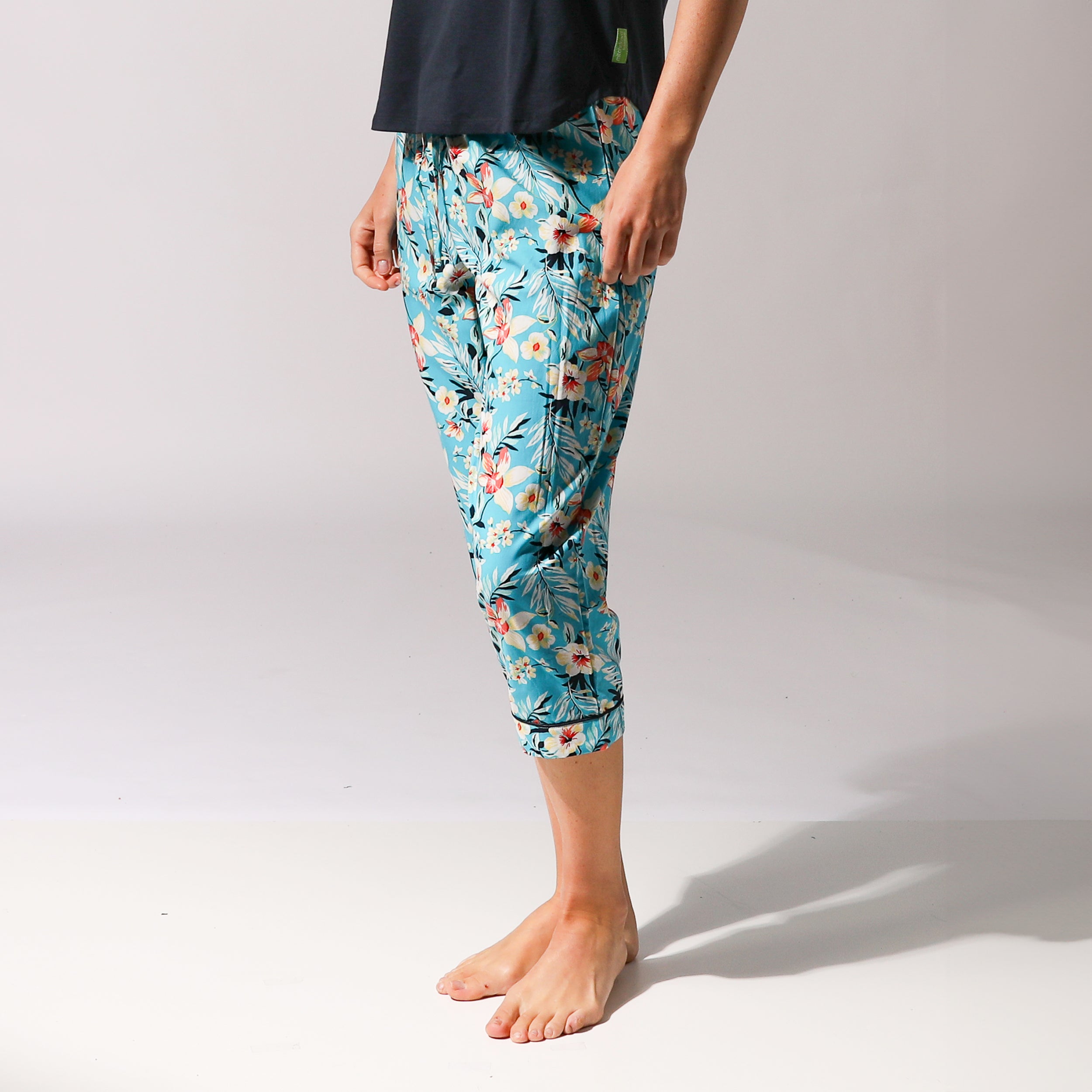 Women's Twilight Floral Woven Pajama Set with Knit Tee - Soft Blue Sleepwear for Cozy Nights & Relaxing at Home