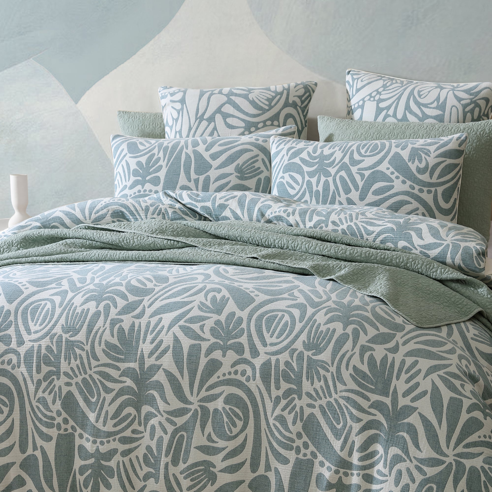 Luxury Haven Surf Quilt Cover Set by Logan & Mason - Premium 100% Cotton Bedding for Coastal & Beach House Decor - Perfect for Master Bedroom, Guest Room & Vacation Homes