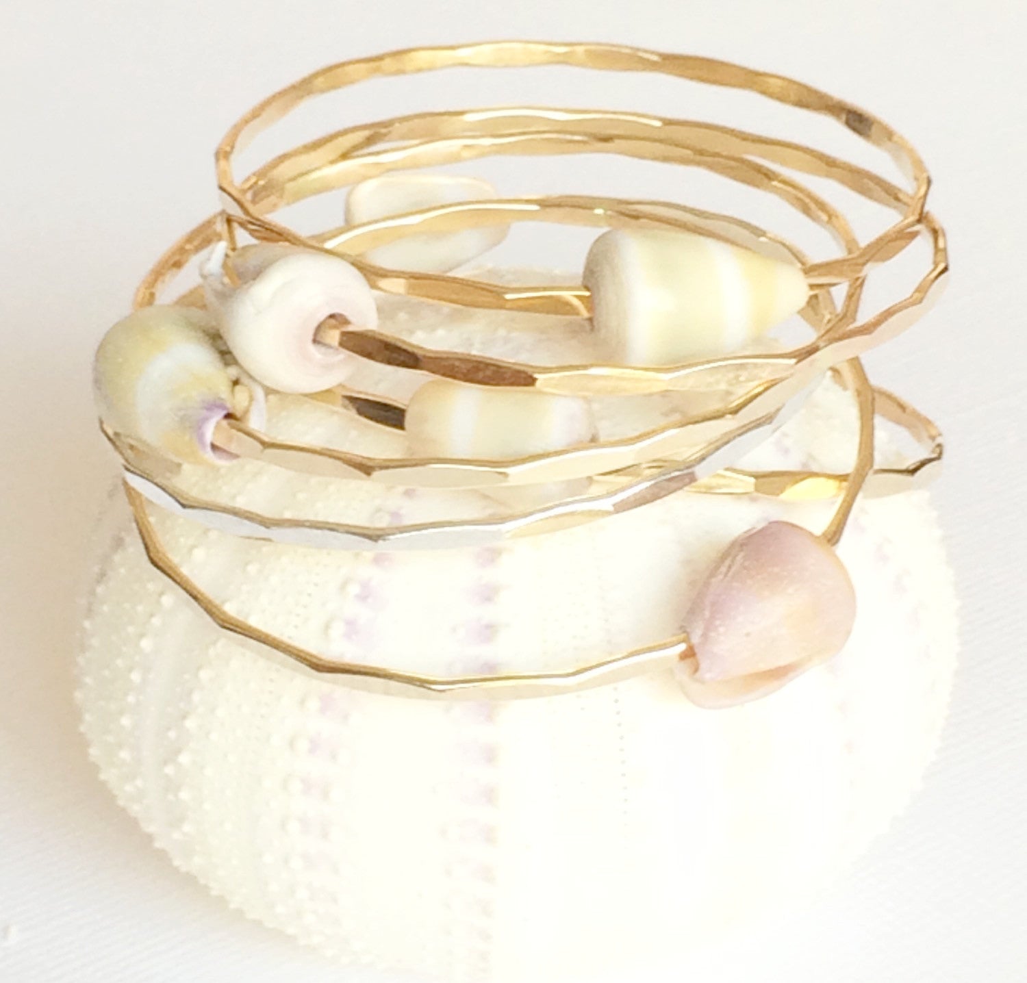 Bangle Kai (B120) - Stylish and Durable Fashion Bracelet for Women | Perfect for Casual Wear, Parties, and Everyday Accessories