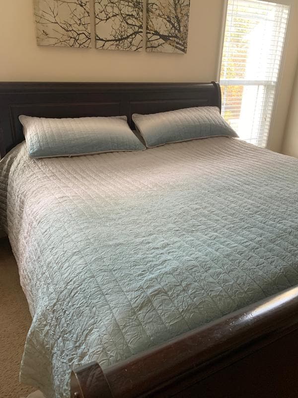 Crinkle Ombre Oversized Quilt 3-Piece Set - Soft Textured Bedding for Master Bedroom, Guest Room & Cozy Home Decor