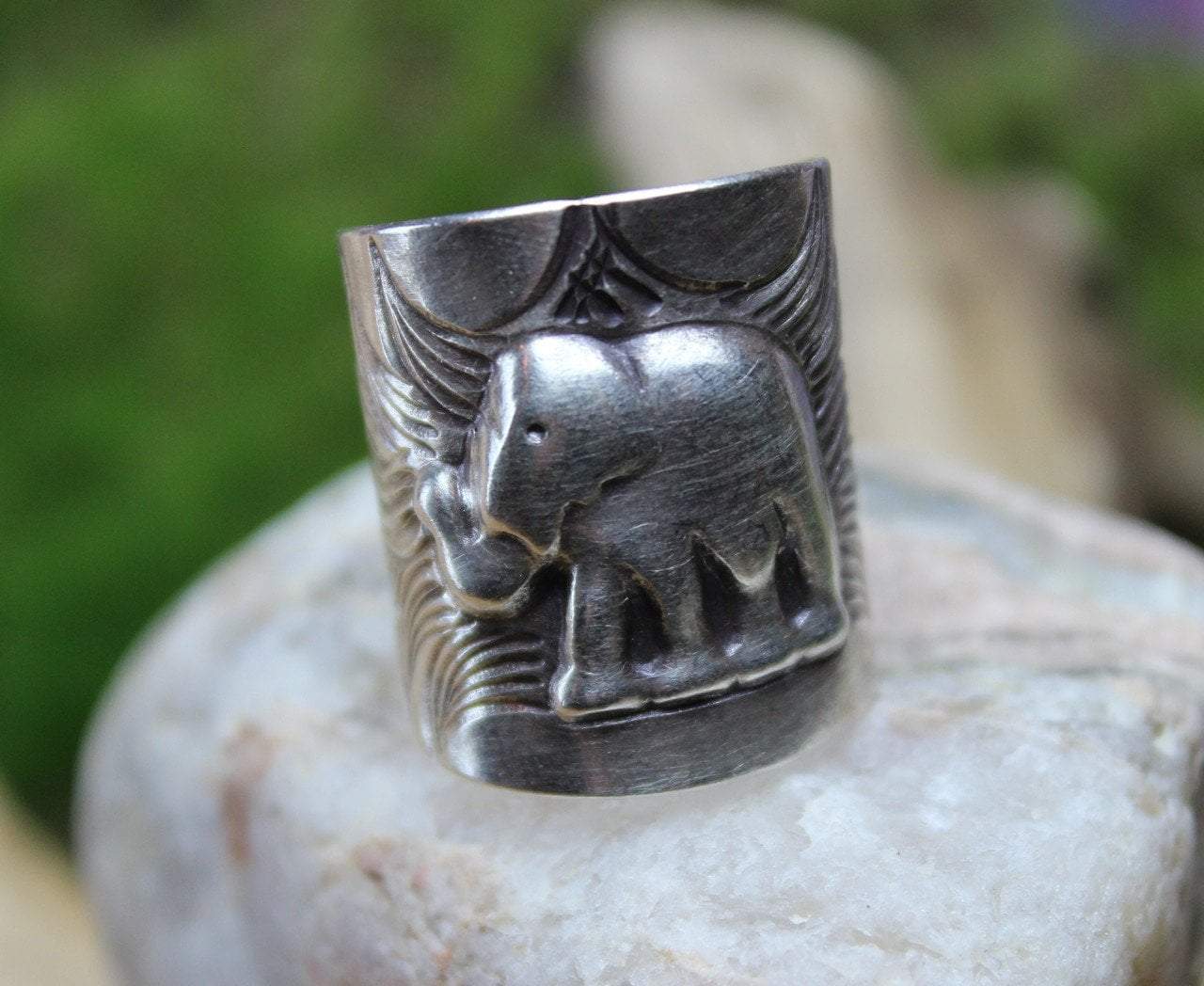 Happy Elephant Ring - Sterling Silver Elephant Jewelry for Women, Dainty Elephant Ring for Everyday Wear, Perfect Gift for Elephant Lovers - Ideal for Casual Outfits, Office Wear & Special Occasions