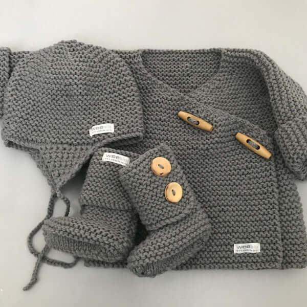 Chunky Knit Blanket and Pillow Gift Set - Soft & Cozy Handmade Knitwear for Home Decor, Winter Warmth, and Cozy Nights - Perfect for Gifts, Living Room, Bedroom, and Holiday Decor