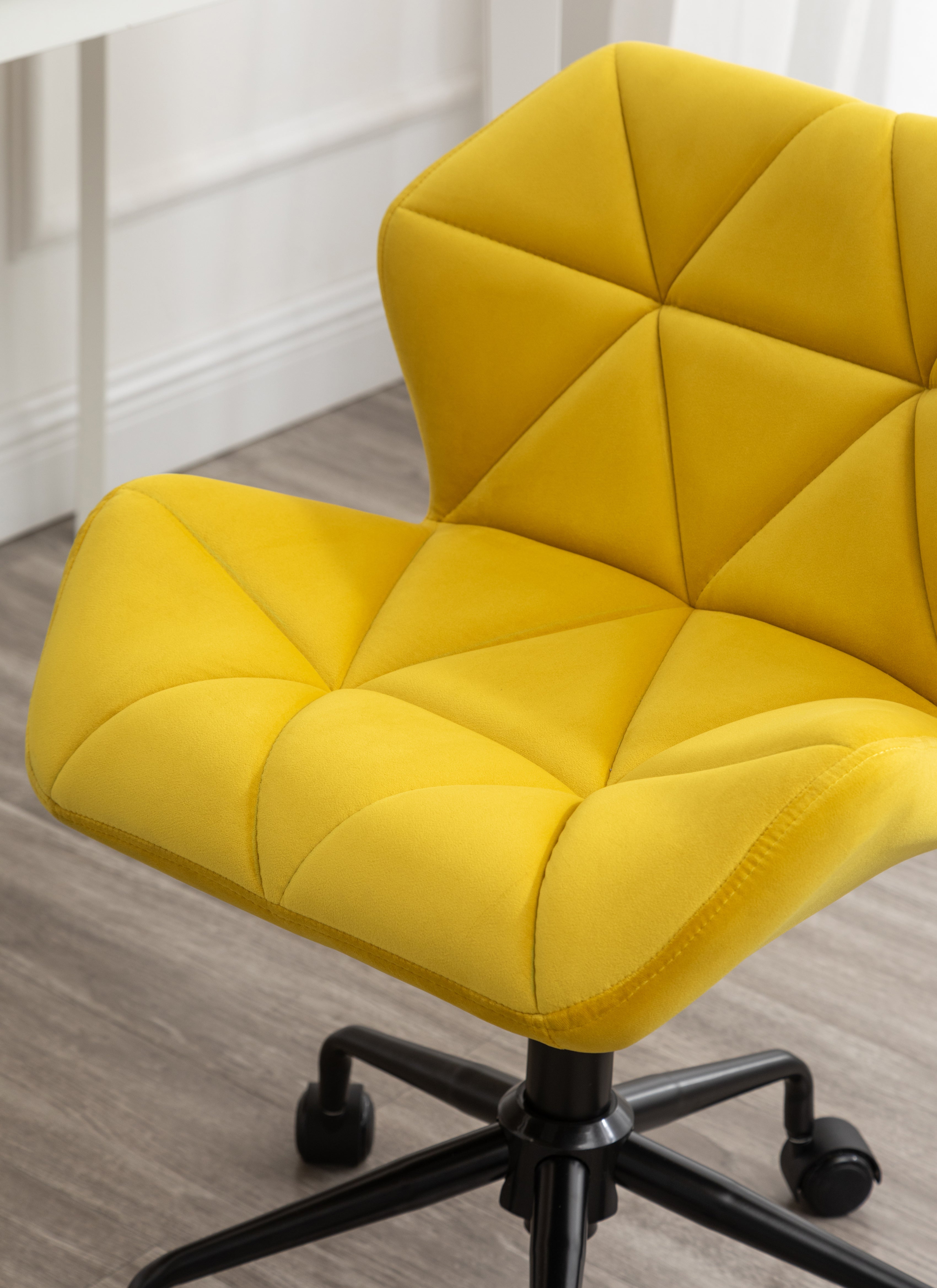 Roundhill Furniture Eldon Diamond Tufted Adjustable Swivel Office Chair - Ergonomic Executive Desk Chair with Lumbar Support for Home & Office Workspace