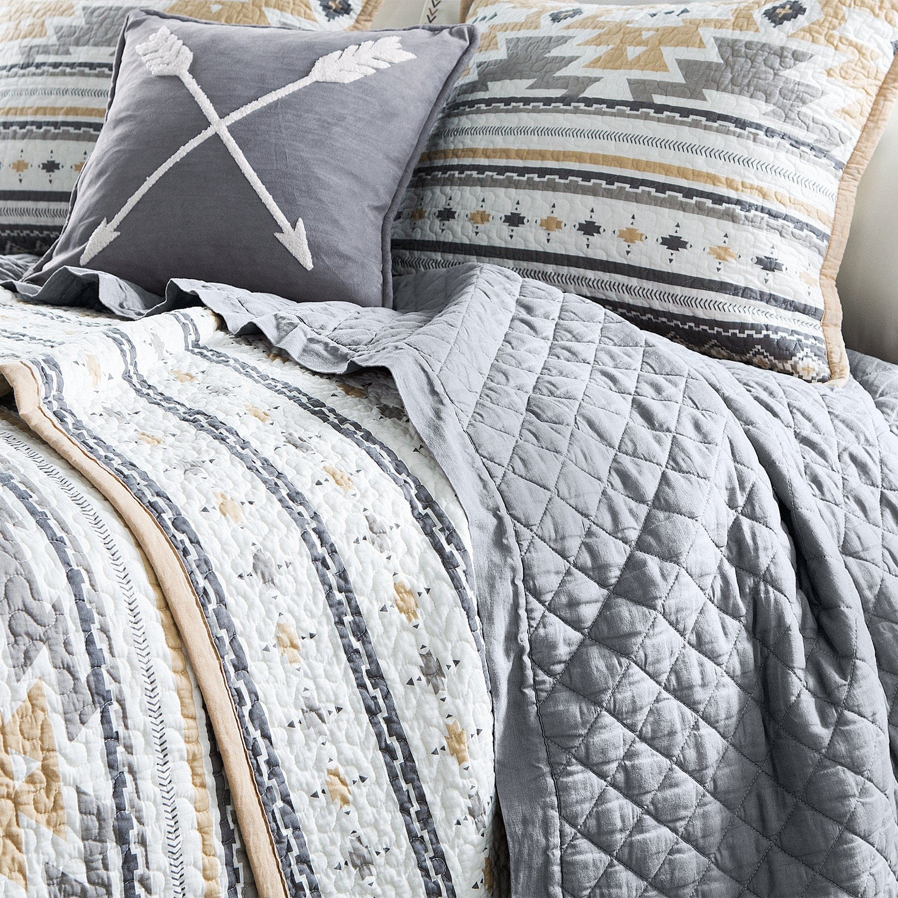 Desert Sage Reversible Quilt Set - King Size Bedding with Soft Microfiber - Perfect for Master Bedroom & Guest Room Decor
