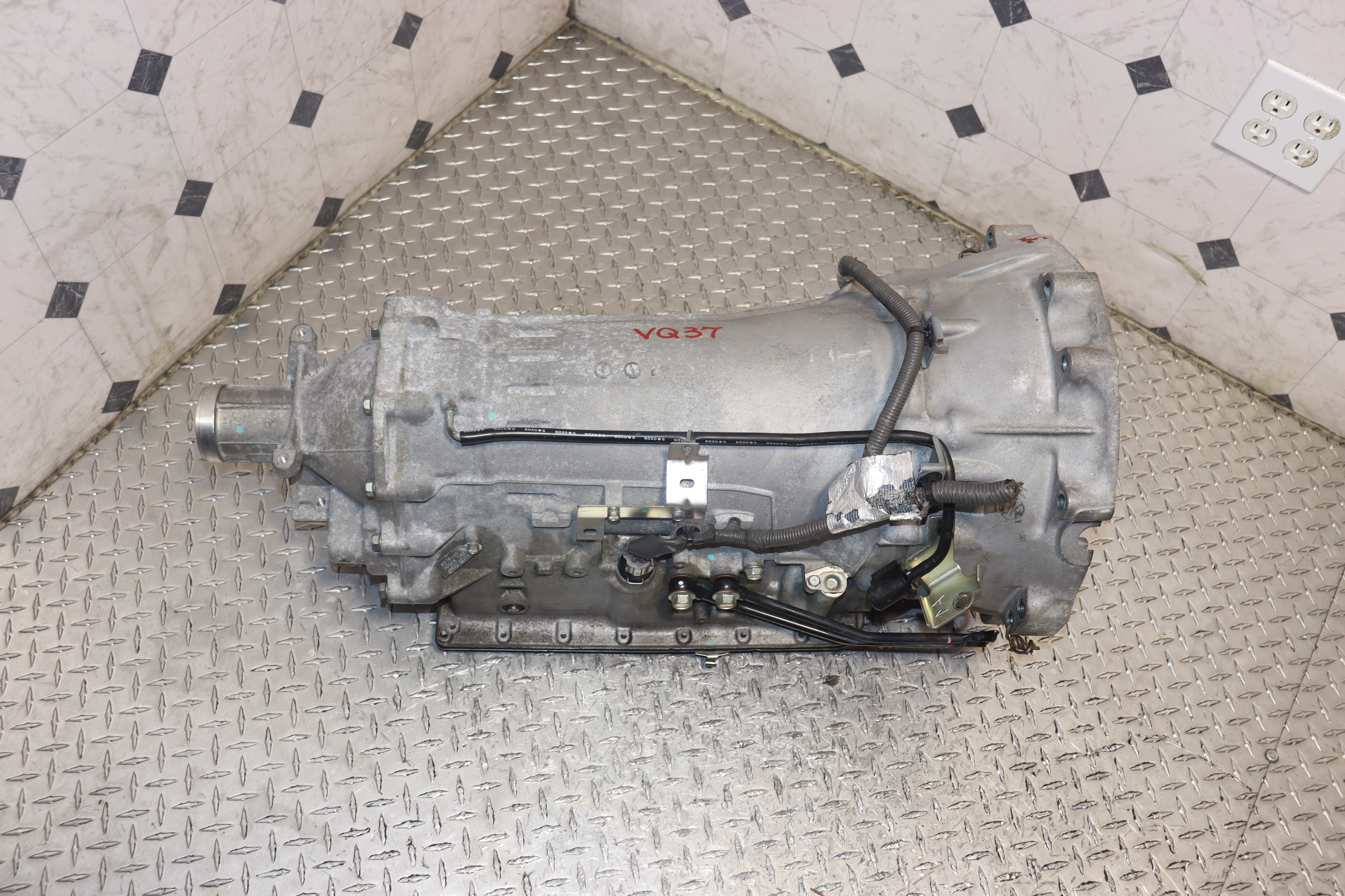 JDM VQ37 7-Speed Automatic Transmission for Infiniti Q70 (2014-2018), Q50/Q60 (2014-2015), G37 (2008-2013) & Nissan 370Z (2009-2019) - High Performance Replacement Part for Smooth Gear Shifting