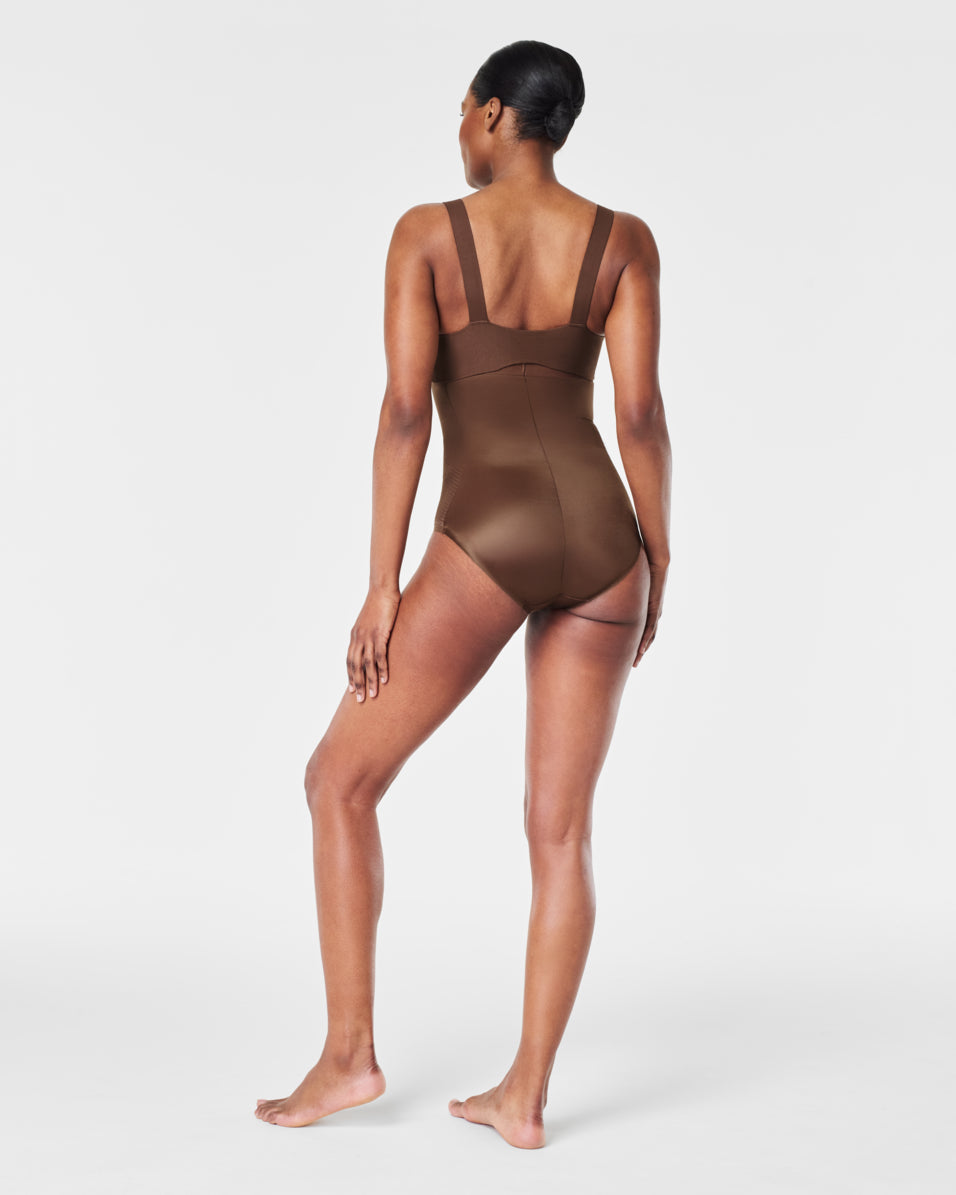 SPANX Shapewear Invisible High Waisted Briefs for Women - Seamless Tummy Control Panties - Perfect for Everyday Wear, Work & Special Occasions