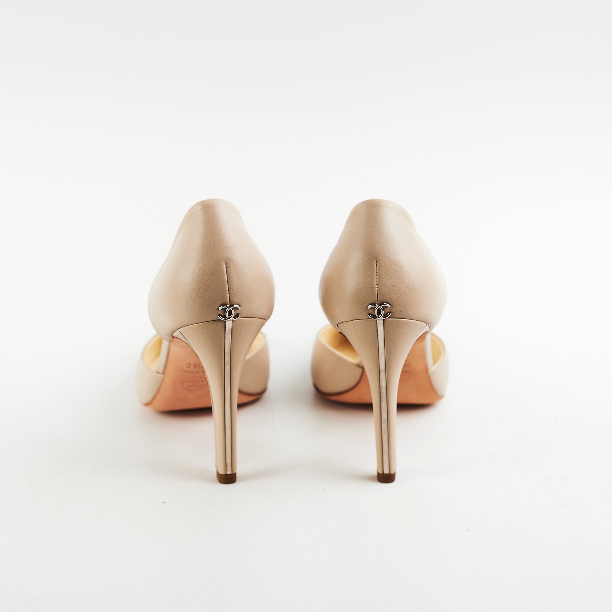 Chanel Cream Leather Heels Women's Size 38.5 - Elegant Luxury Pumps for Weddings, Parties & Formal Events