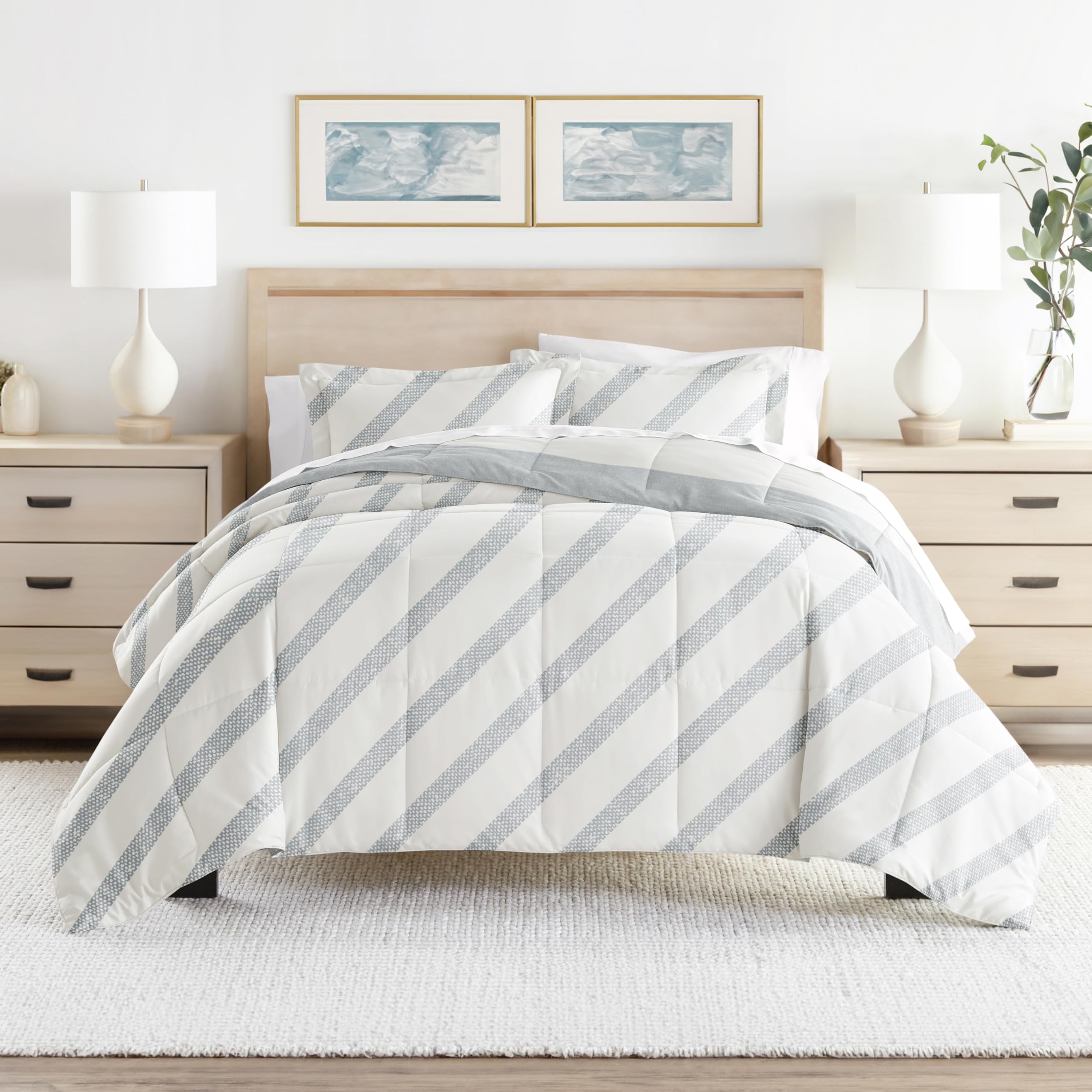 Luxury Reversible King Size Comforter Set (3 Piece) - Soft & Lightweight Down Alternative Bedding - Includes King Comforter & 2 Pillow Shams - Perfect for Master Bedroom, Guest Room & Cozy Home Decor