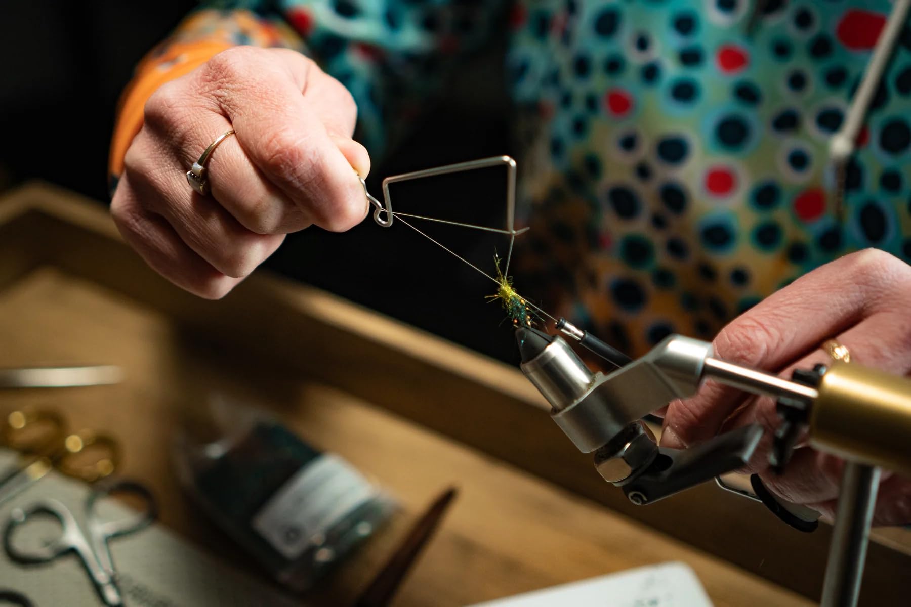**Beginner Fly Tying Kit – Complete Starter Set with Hooks, Beads & Tools – Tie 5 Different Fly Patterns – Perfect for DIY Fishing Lures & Fly Fishing Enthusiasts**    *(Use Cases: Ideal for beginners learning fly tying, creating custom fishing flies, or as a gift for fishing hobbyists.)*