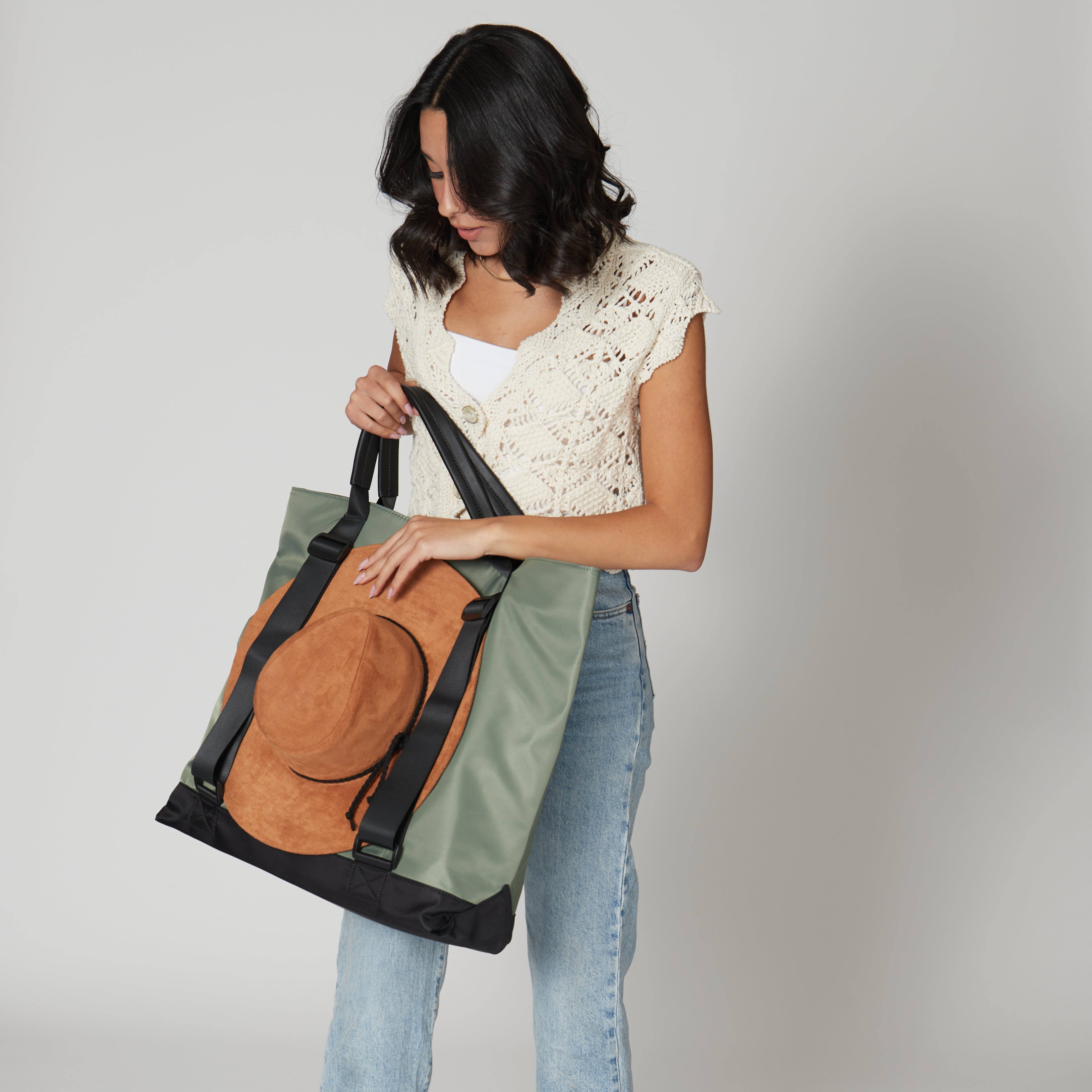 Premium BlackSmith Tote Bag with Built-in Hat Holder - Stylish & Durable Carryall for Work, Gym, Travel & Outdoor Adventures