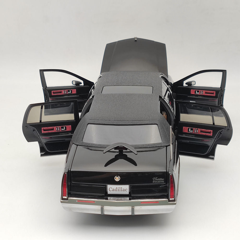 1:18 Scale Cadillac Fleetwood Long Wheelbase Diecast Model Car - Collectible Toy, Perfect Gift for Car Enthusiasts & Display for Home/Office Decor