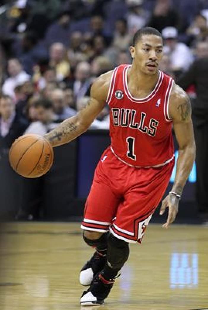 Derrick Rose Chicago Bulls 24x36 Poster Print - NBA Basketball Wall Art for Fans, Home & Office Decor - Perfect Gift for Sports Enthusiasts
