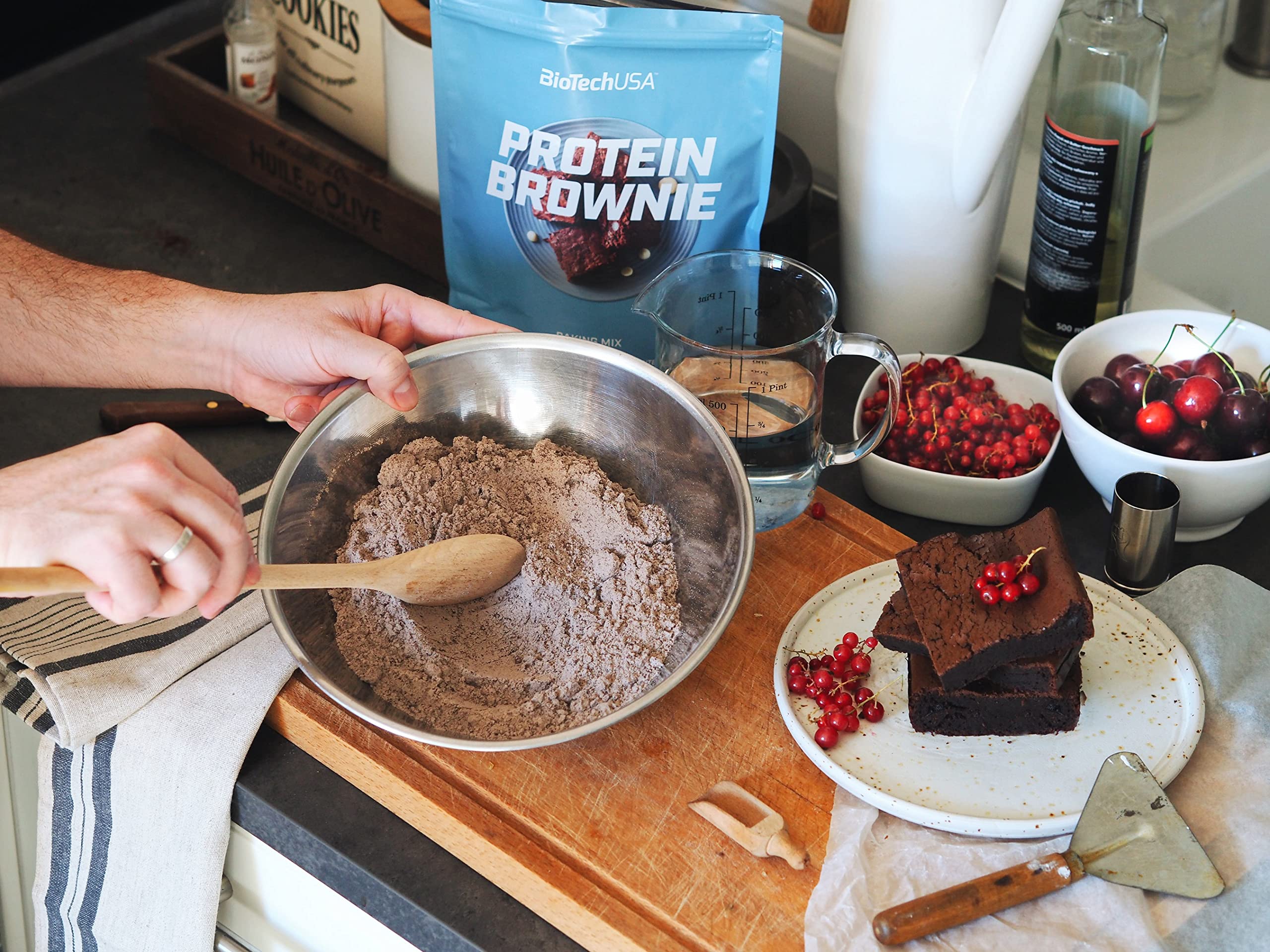 BioTechUSA Protein Brownie 600g - High Protein Chocolate Snack for Fitness & Weight Loss | Perfect Post-Workout Recovery & Healthy Dessert Option