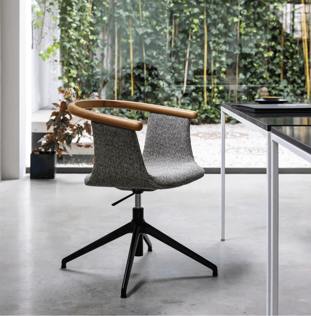 Bross Yuumi Swivel Chair - 360 Degree Rotating Office Chair with Ergonomic Back Support, Adjustable Height for Home & Workspace - Perfect for Gaming, Studying, and Remote Work