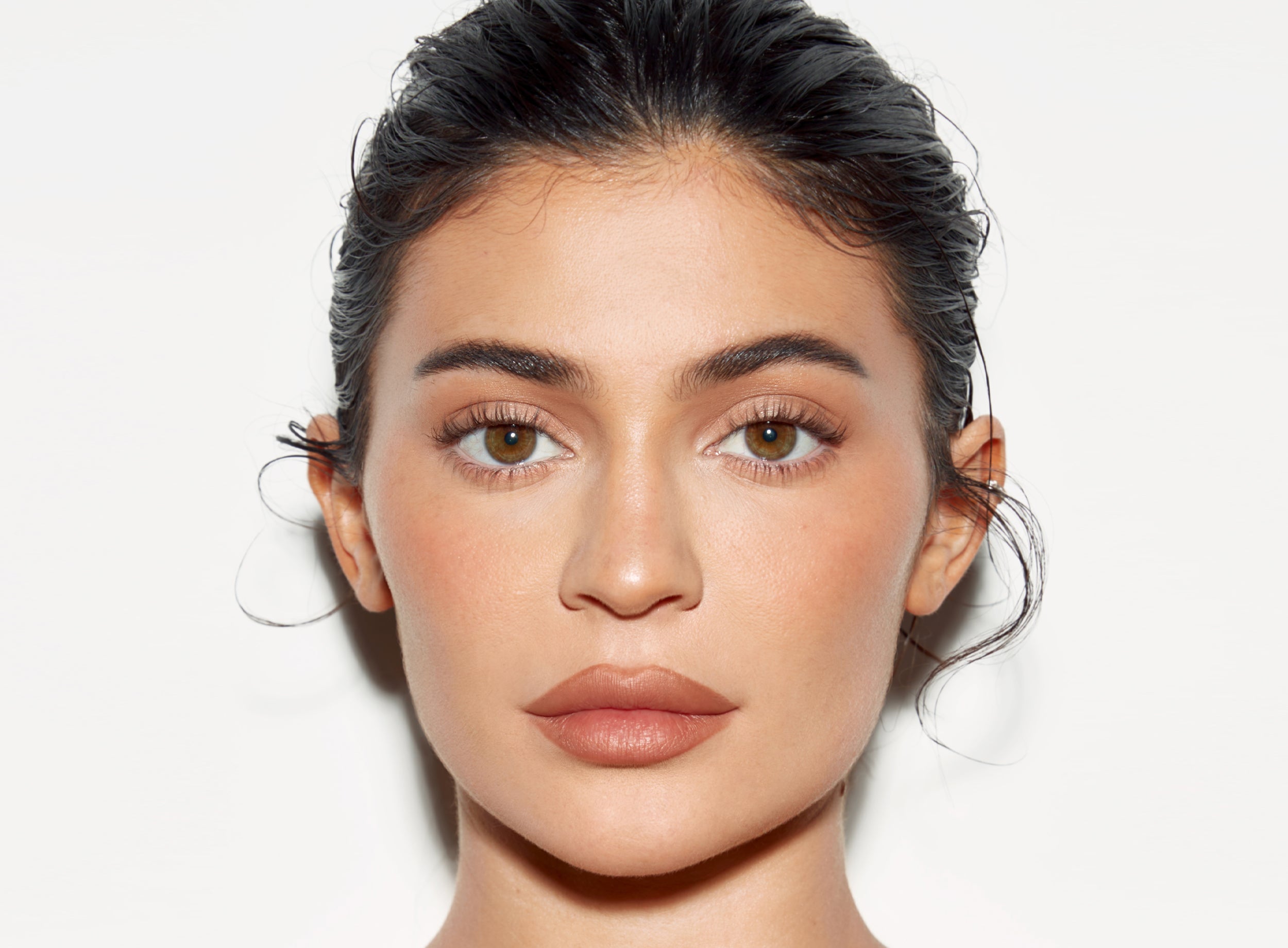 Kylie's Full Coverage Concealer - Matte Finish, Long Lasting, Crease Proof - Perfect for Contouring, Highlighting & Under Eye Brightening - Ideal for Everyday Makeup & Special Occasions