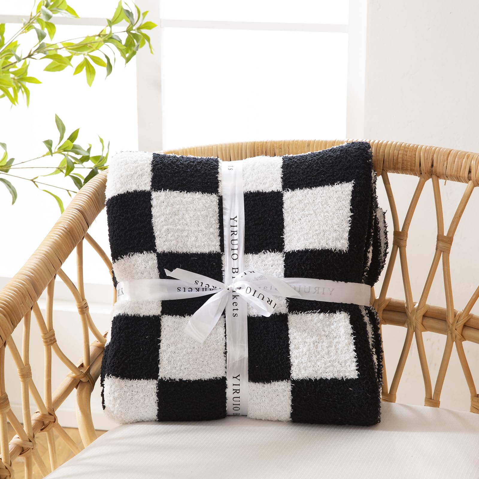 YIRUIO Reversible Checkered Chessboard Fluffy Throw Blanket - Super Soft Fuzzy Warmer for Bed, Couch & Sofa - Cozy Home Decor (Black, 51