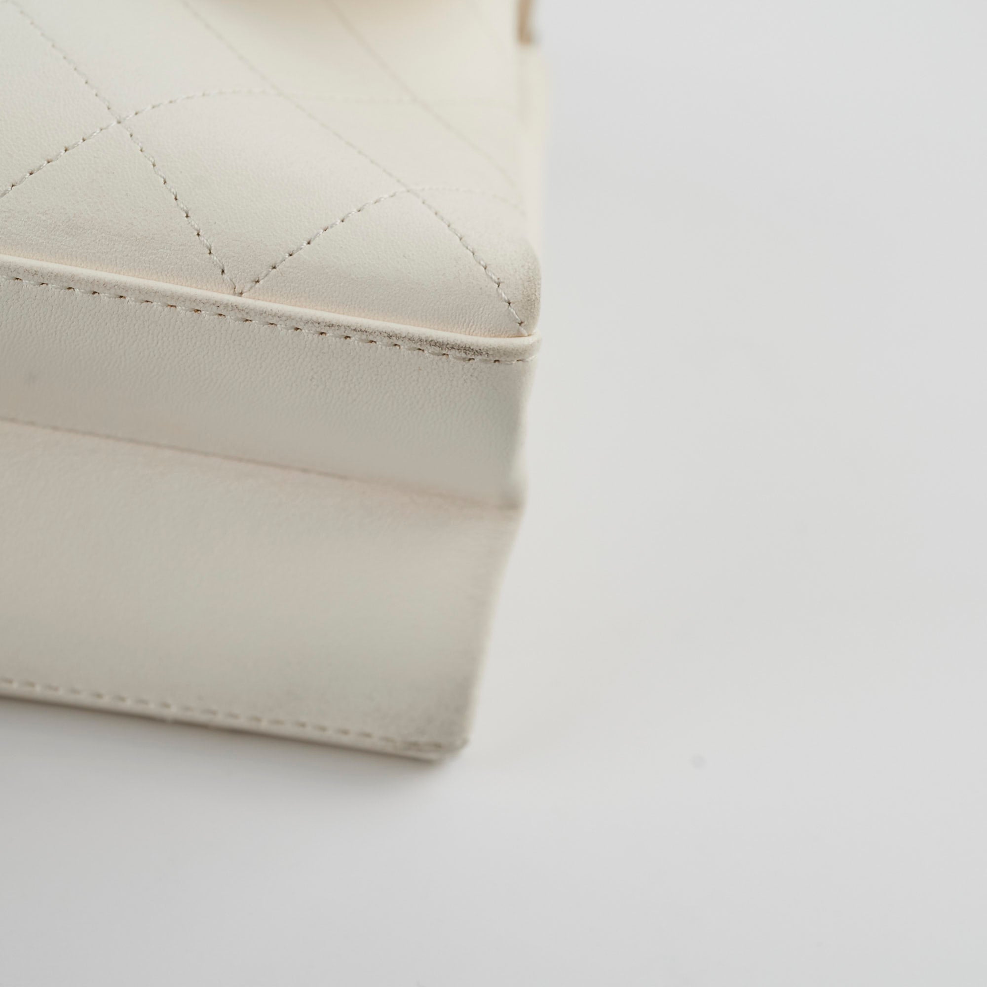 Chanel Reversible Quilted Flap Bag White Gold Hardware 25 Series - Luxury Crossbody Purse for Women, Perfect for Parties & Evening Events