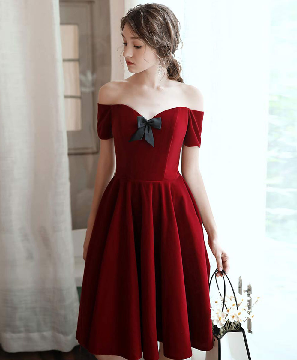 Elegant Burgundy Short Prom Dress for Homecoming - Sexy A-Line Cocktail Party Dress for Women - Perfect for Dances, Parties & Special Occasions