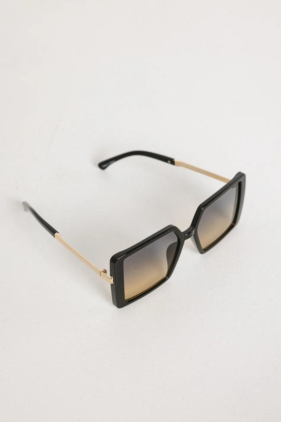 Elara Oversized Black Sunglasses for Women - Trendy UV Protection Shades for Beach, Driving & Outdoor Activities