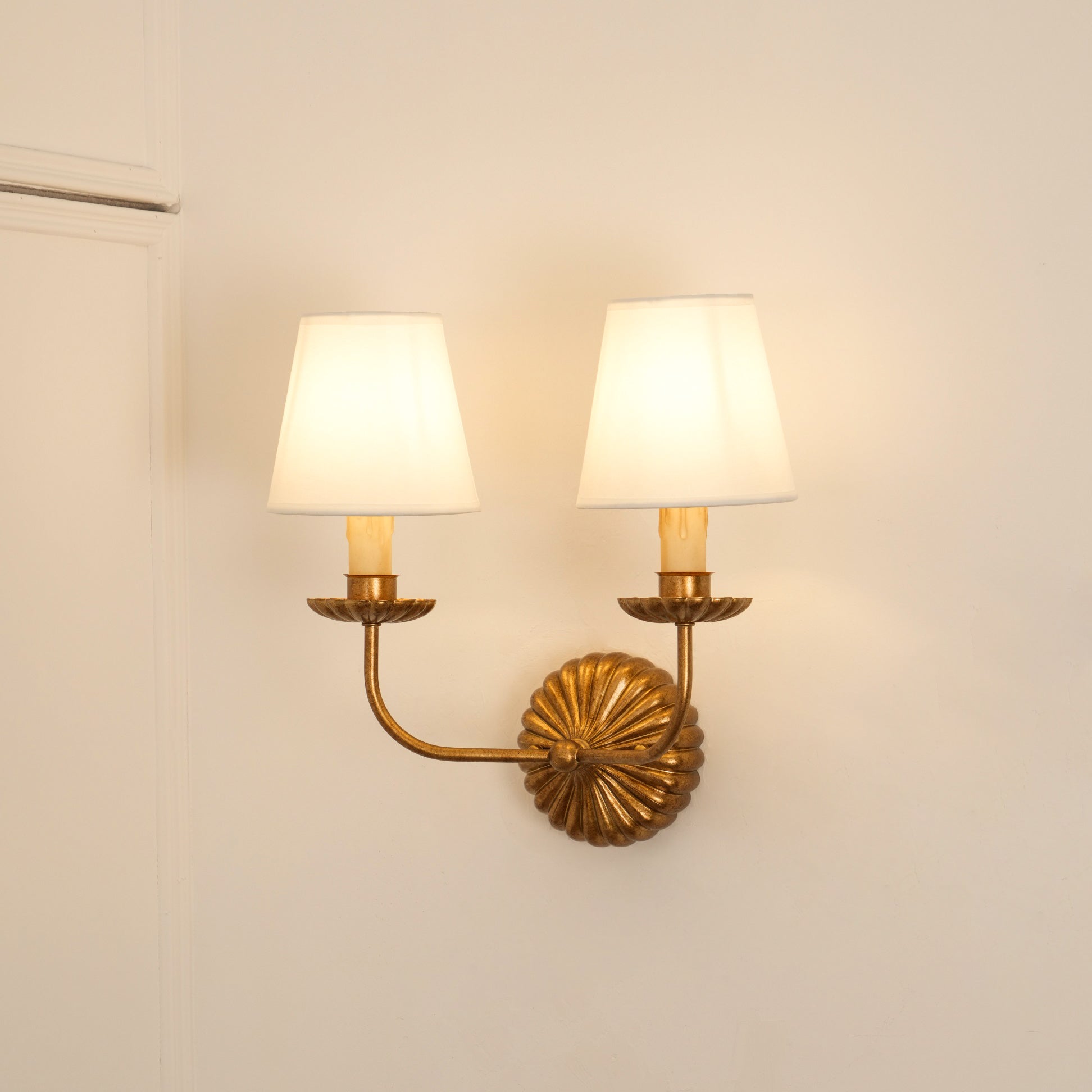 Carson Modern Wall Lamp - Sleek LED Sconce Light Fixture for Bedroom, Living Room & Hallway | Energy Efficient Indoor Lighting for Home Decor