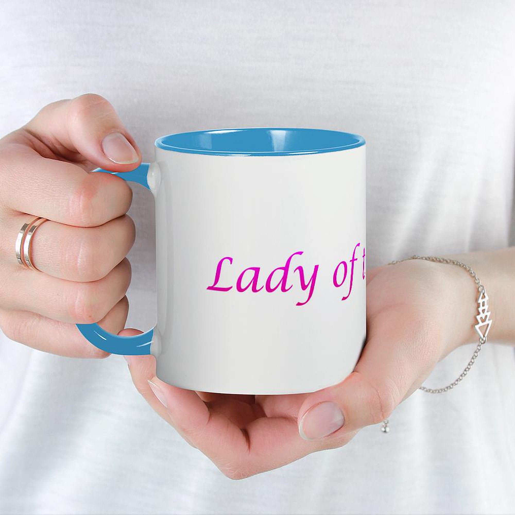 Lady Of The Manor Ceramic Coffee Mug 11 oz (325 ml) - Perfect for Tea, Coffee & Hot Chocolate - Ideal for Home, Office & Gifts