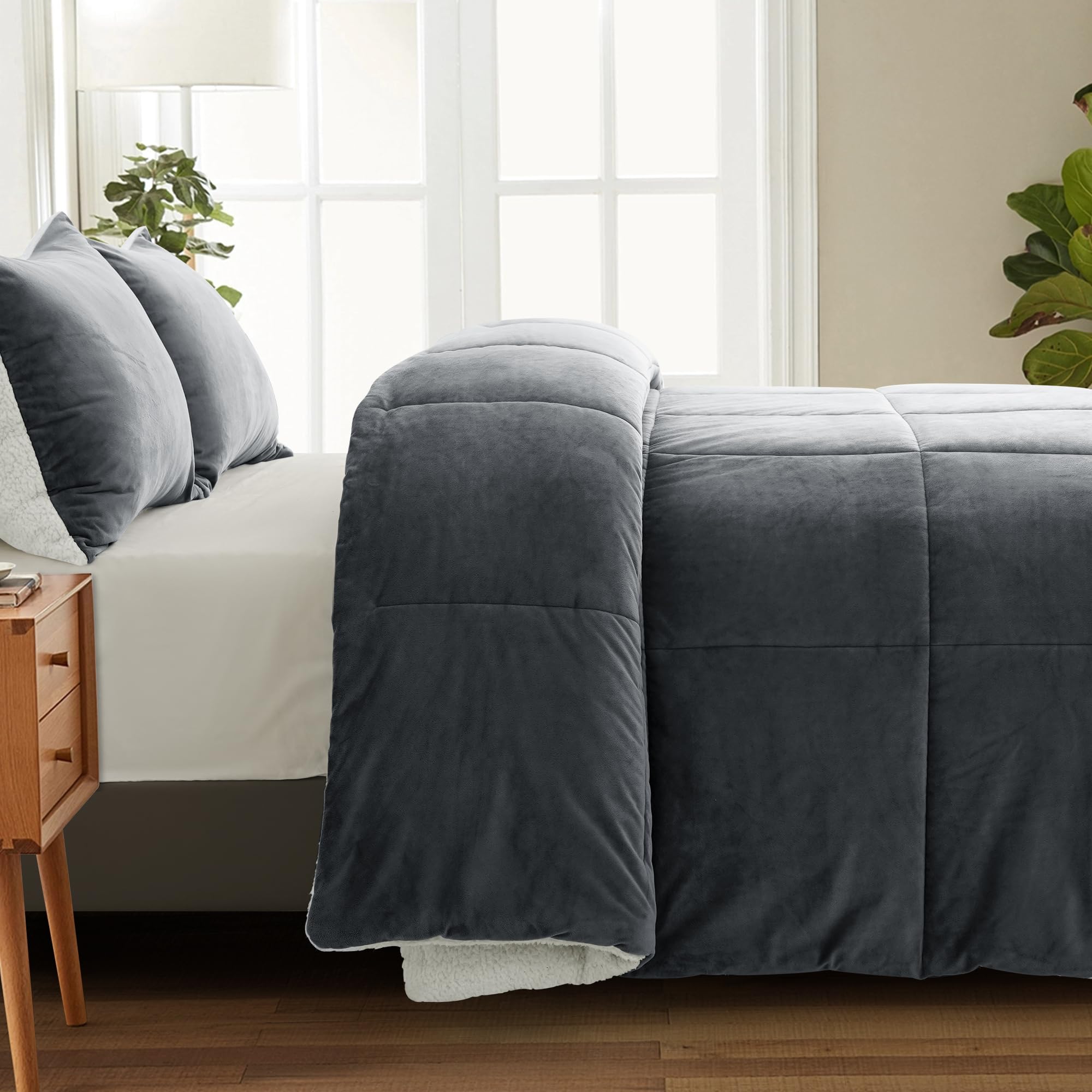 BEDHOURS Queen Comforter Set - Ultra Soft Micromink & Sherpa Reversible 3-Piece Bedding | Down Alternative Plush Comforter + 2 Pillowcases | Winter Warmth & Cozy Comfort (Charcoal Grey) for Bedroom, Guest Room & Dorm