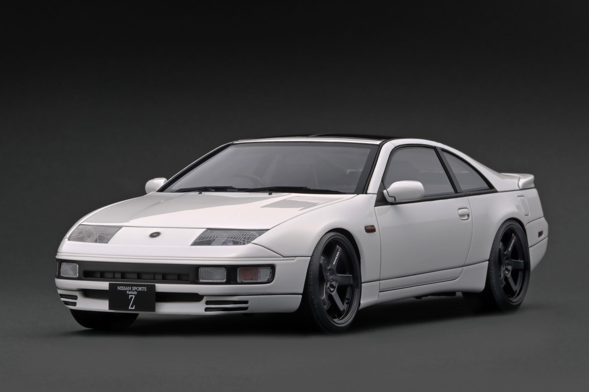 1:18 Scale Nissan Fairlady Z (Z32) 2+2 Diecast Model Car - White Collectible for Display & Racing Enthusiasts - Perfect for Home Office Decor, Car Shows & Gift Giving