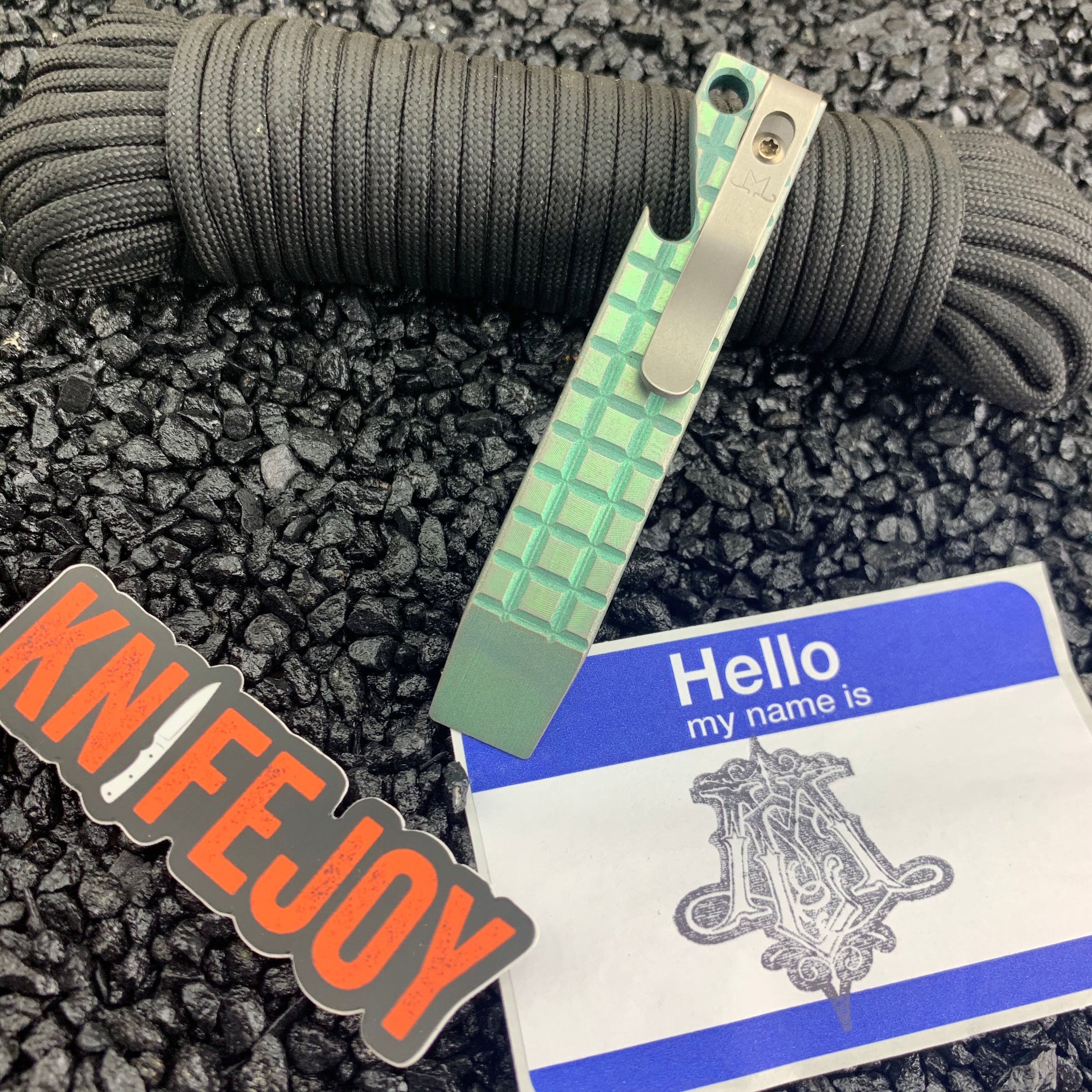 Maverick Customs 4 Pocket Pry Bar - EDC Titanium Multi-Tool with Green Frag Pattern - Perfect for Outdoor Adventures, Survival Kits & Everyday Carry (EDC) Gear