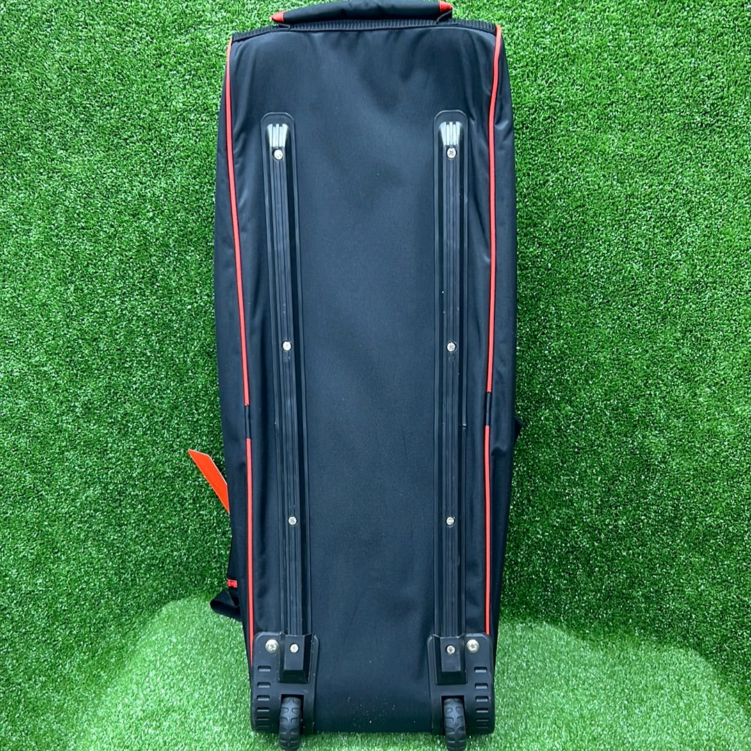 Reebok Stricker Junior/Youth Wheelie Cricket Kit Bag - Durable Sports Equipment for Kids & Teens - Perfect for Cricket Practice, Matches & Travel