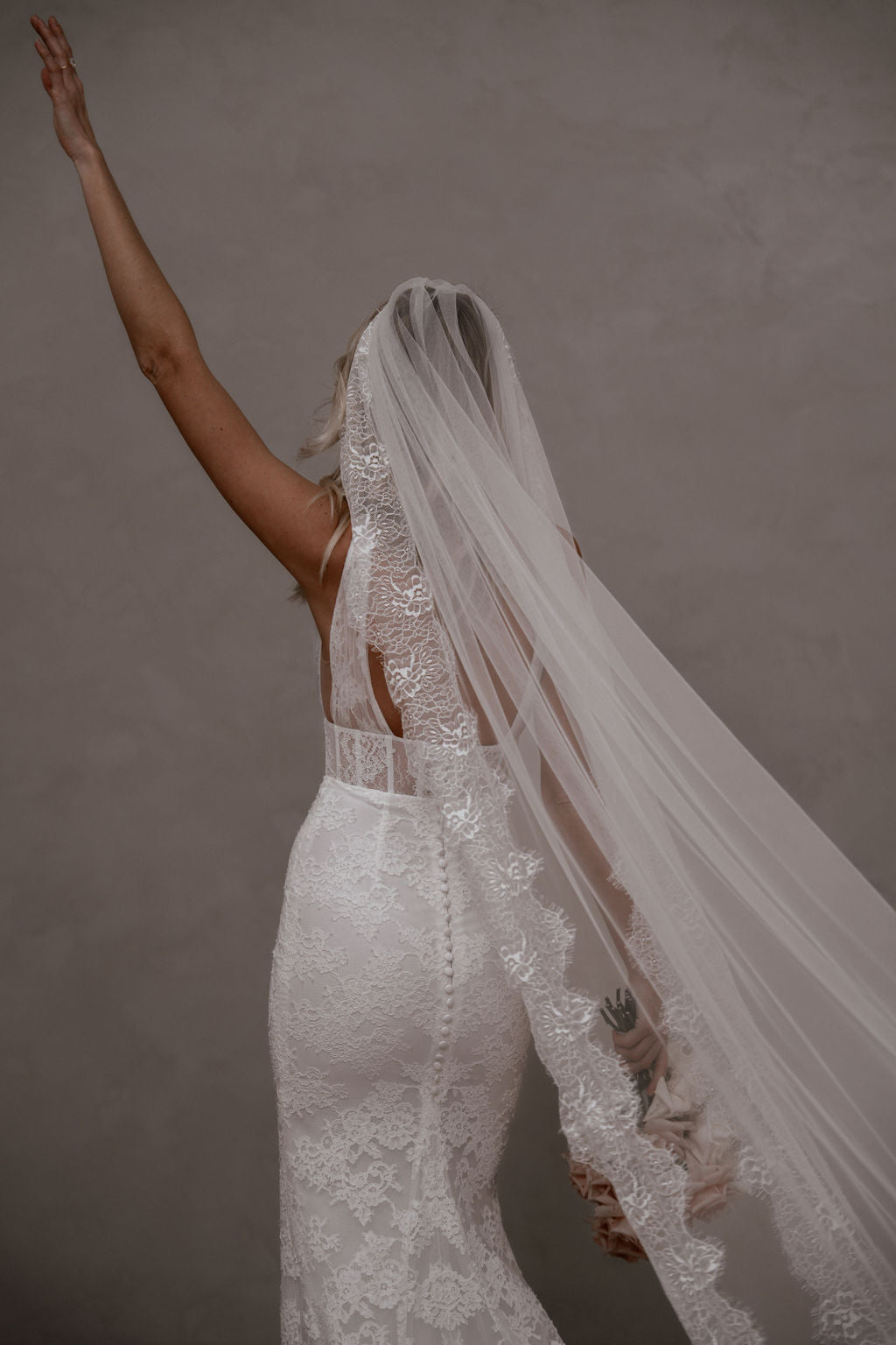 Alice Veil - Elegant Bridal Wedding Veil with Lace Trim for Bride, Perfect for Church Ceremony & Outdoor Wedding Photos