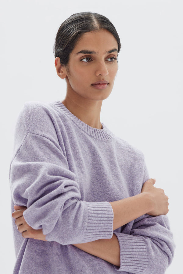 Elegant Iris Jacaranda Lilac Knit Sweater for Women - Soft & Comfortable Winter Pullover - Perfect for Casual Outfits & Cozy Evenings