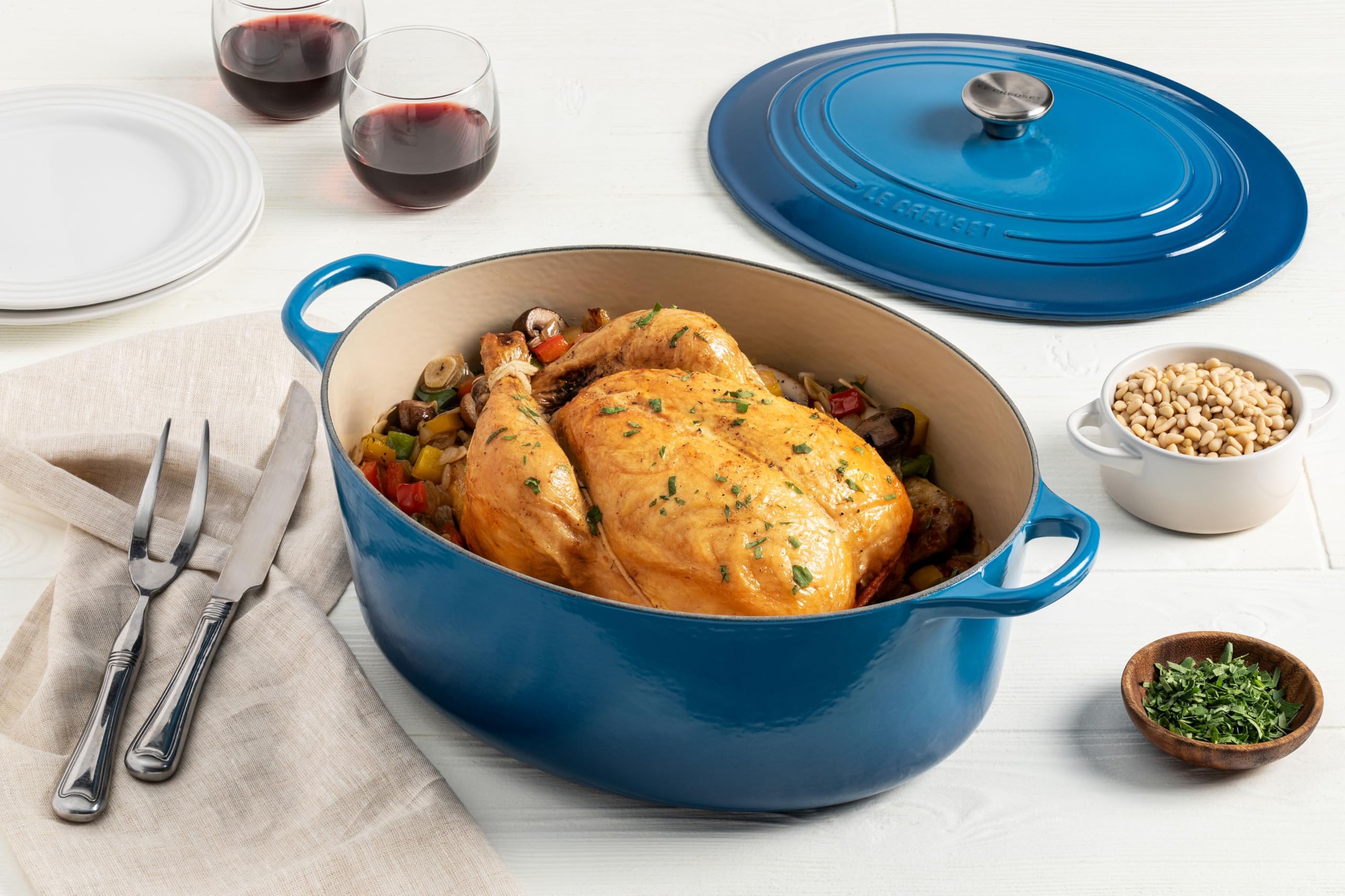 Le Creuset Enameled Cast Iron Signature Oval Dutch Oven 8 Quart – Marseille Blue | Premium Cookware for Braising, Roasting & Baking | Perfect for Family Dinners & Entertaining