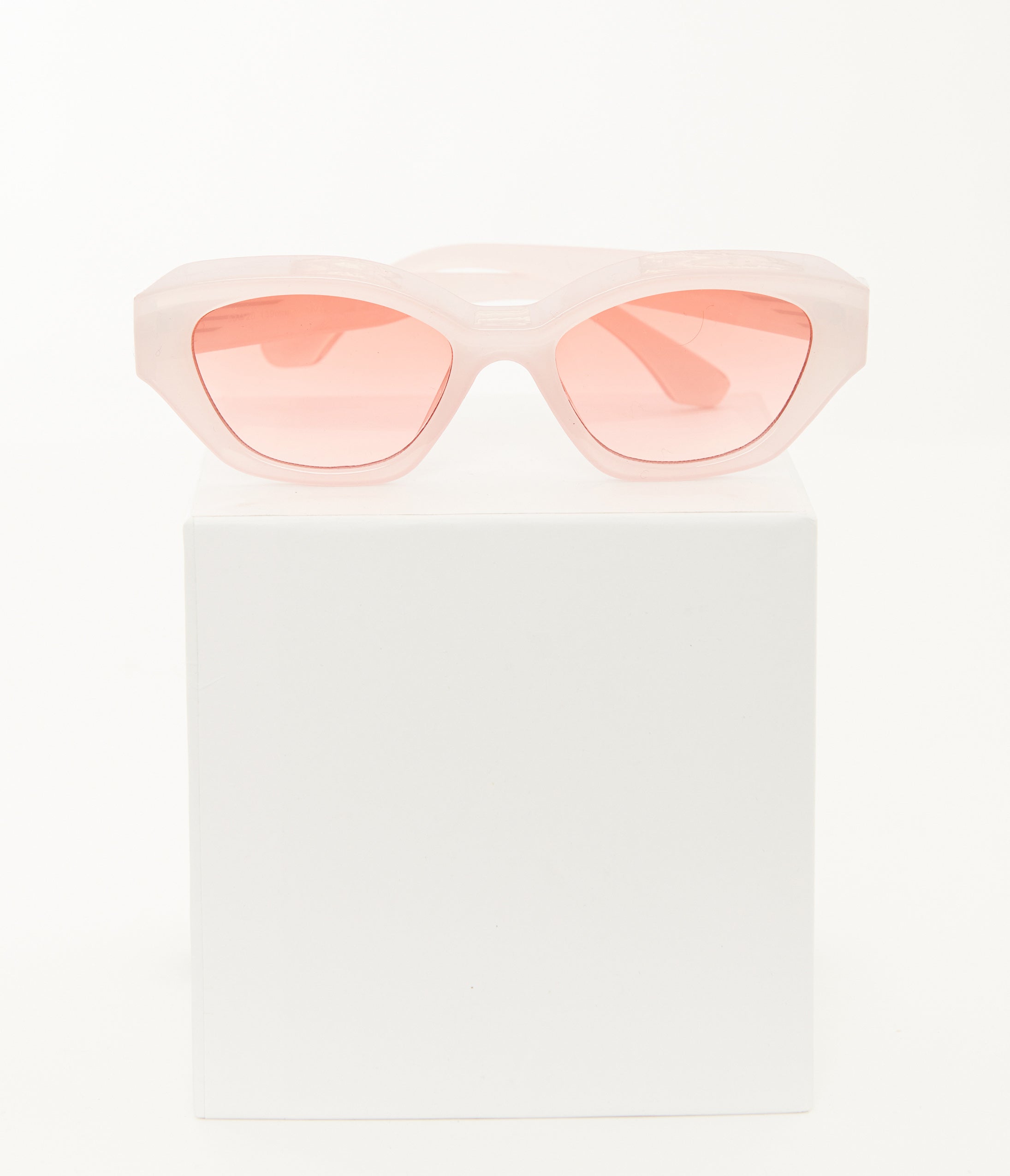 Stylish Pink Tinted Sunglasses for Women & Men - UV400 Protection, Fashionable Retro Cat Eye Shades - Perfect for Beach, Driving & Outdoor Activities