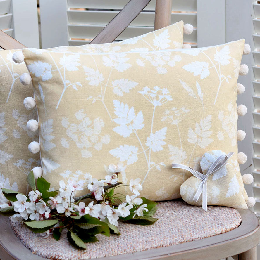 Premium Cow Parsley Print Throw Pillow Covers - Soft Decorative Cushions for Living Room, Bedroom & Sofa - Home Decor Accent
