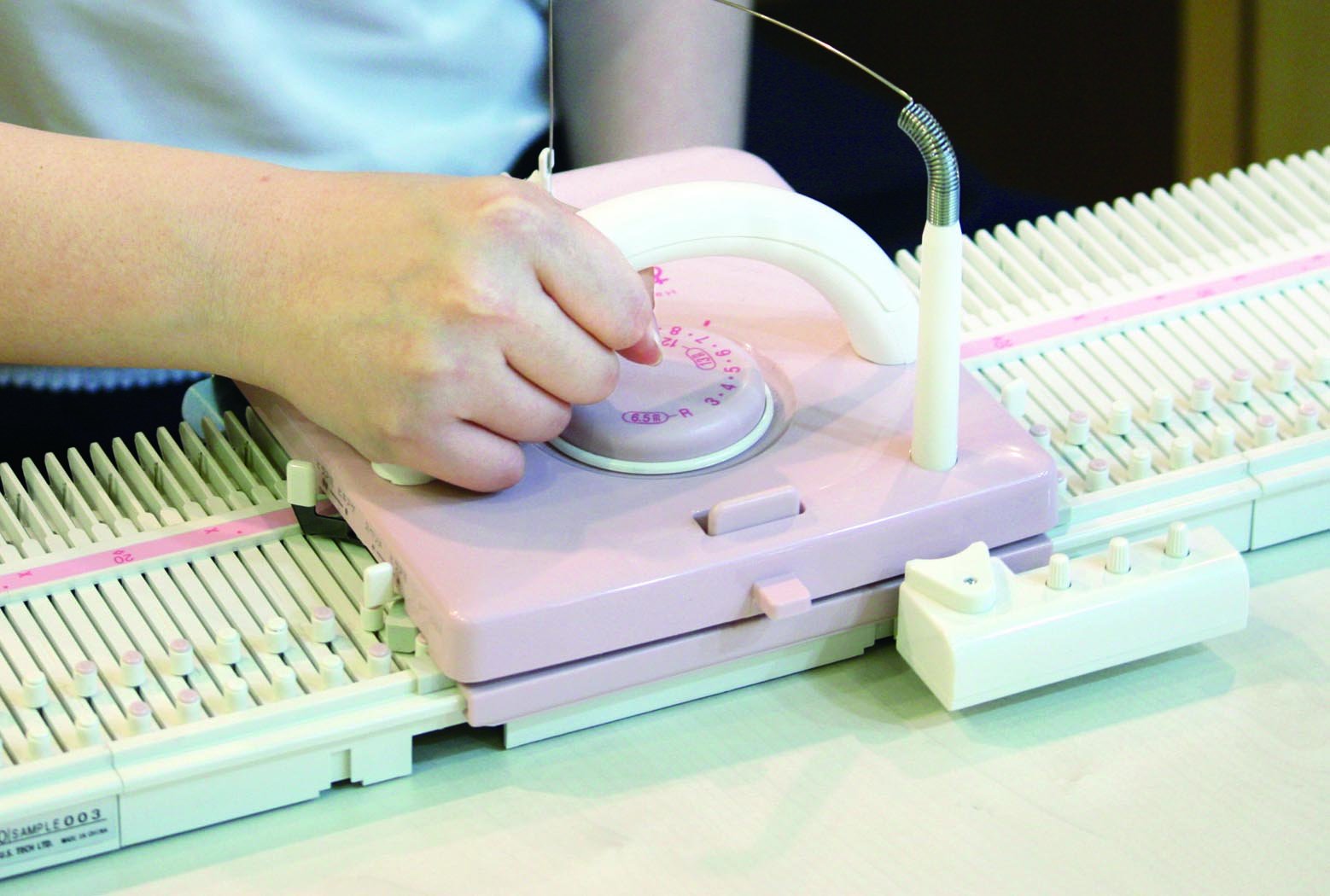 DLLES IN Knitting Machine GK-370 - Professional Home Knitting Device for DIY Yarn Crafts (International Version) | Perfect for Beginners, Hobbyists & Gift Making