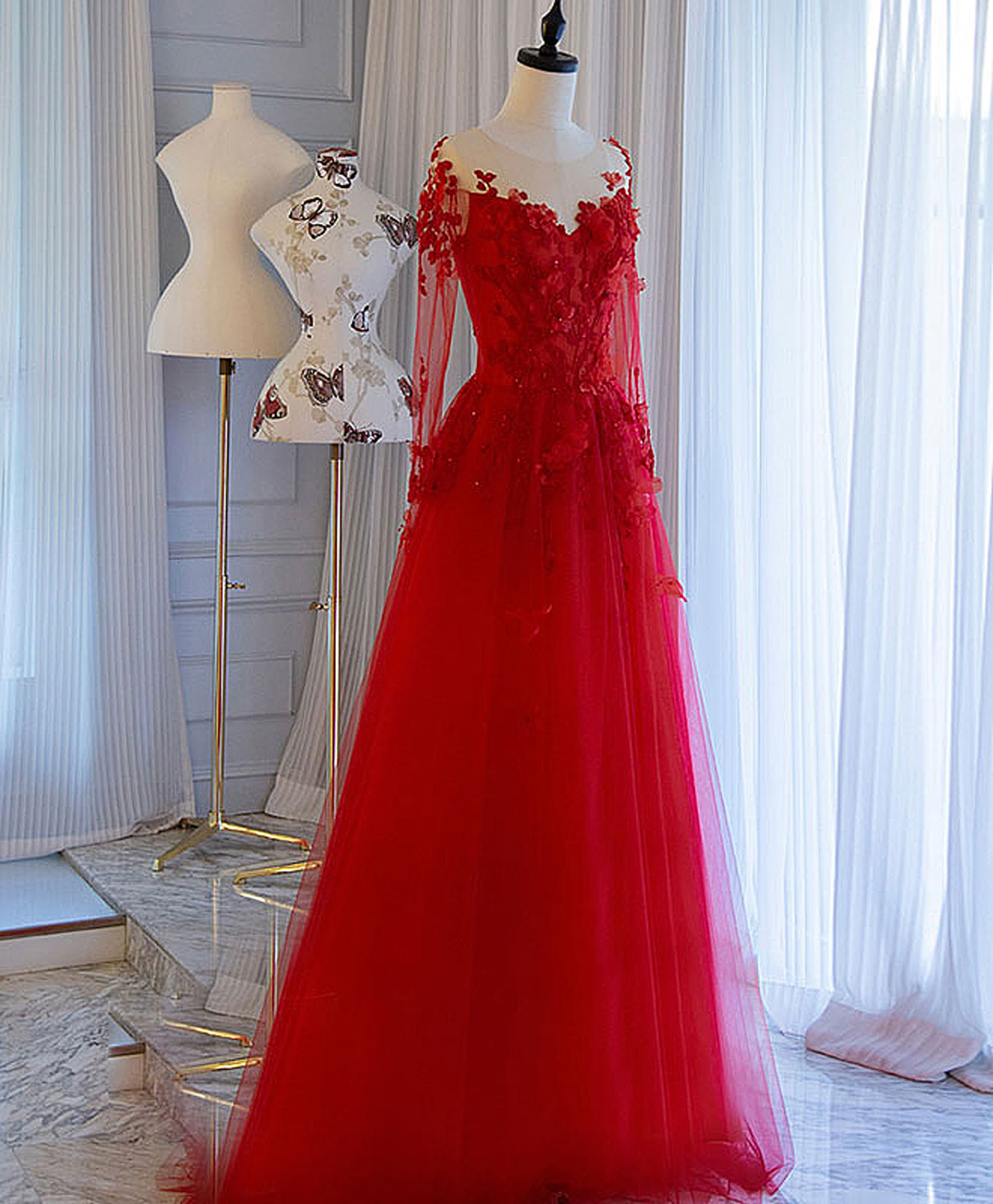 Elegant Red Tulle Lace Off-Shoulder Long Prom Dress for Women - Perfect for Evening Gala, Formal Dances & Special Occasions