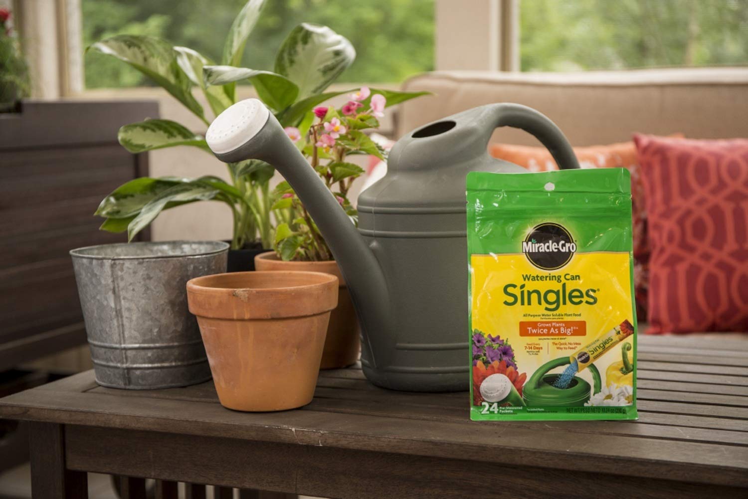 Miracle-Gro Water Soluble All Purpose Plant Food - 24 Packets for Flowers, Vegetables, Houseplants, Trees | Indoor & Outdoor Gardening Essentials | Perfect for Daily Plant Care and Garden Maintenance