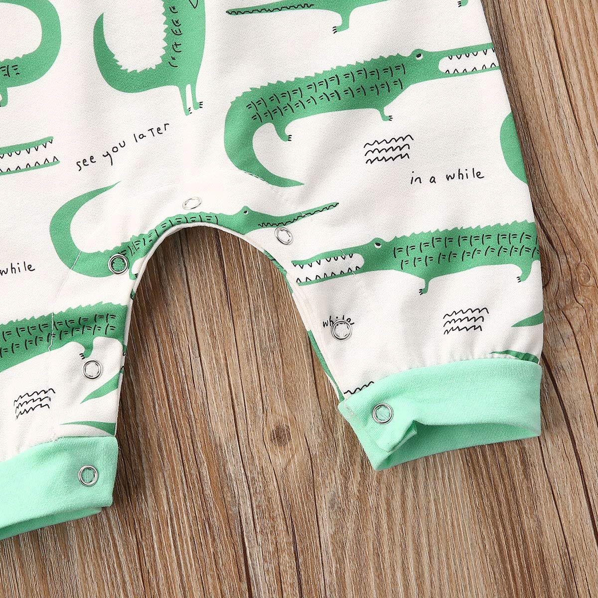 **Dinosaur Sleeveless Romper Outfit for Newborn Baby Boys & Girls - Soft One-Piece Bodysuit Jumpsuit for Playtime, Photo Shoots & Everyday Wear**
