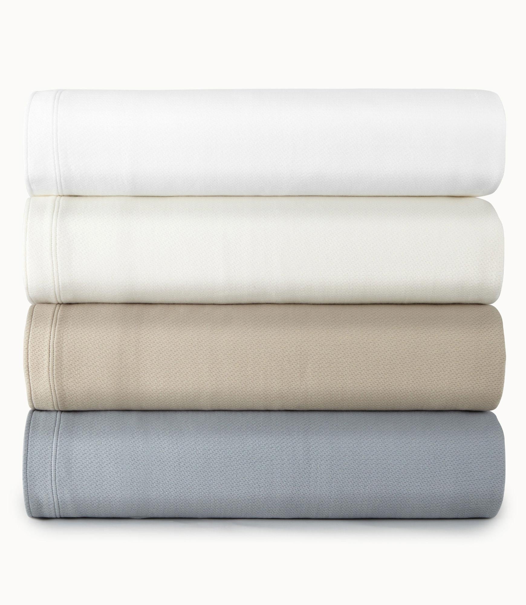 Luxury Angie Matelassé Coverlet - Soft Quilted Bedspread for Queen/King Size - Elegant Home Decor for Bedroom & Guest Room - Perfect for All Seasons