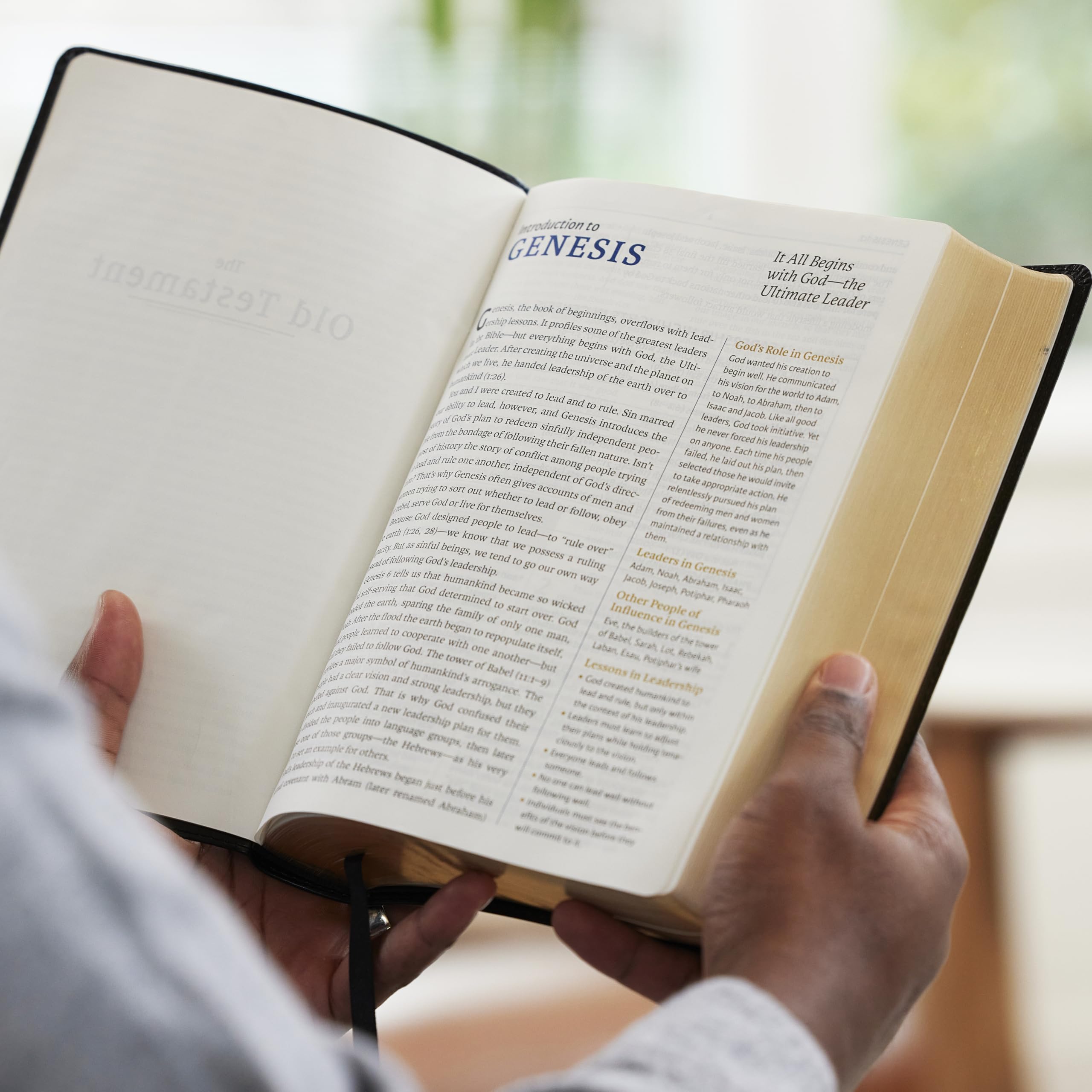 NIV Maxwell Leadership Bible, 3rd Edition Hardcover - Comfort Print Holy Bible (New International Version) for Christian Study & Leadership Development